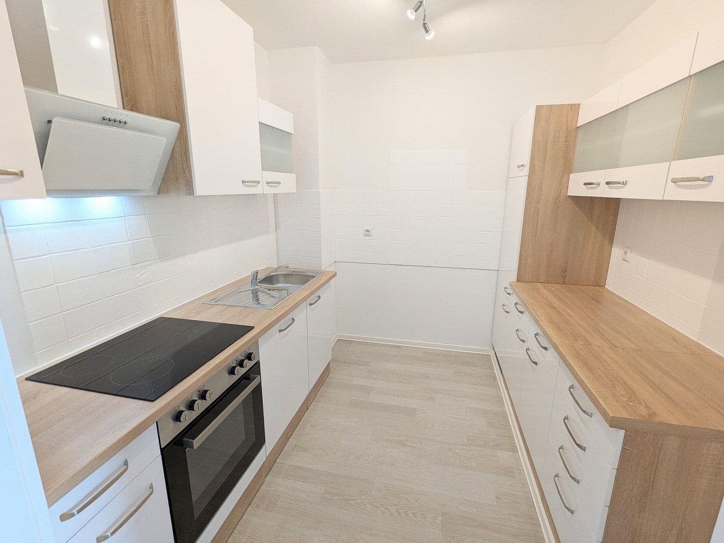 Prenájom bytu 2-izbový 67 m², Woogstr. 36, Neuhofen, Porýnie-Falcko Prenájom bytu 2-izbový 67 m², Woogstr. 36, Neuhofen, Porýnie-Falcko