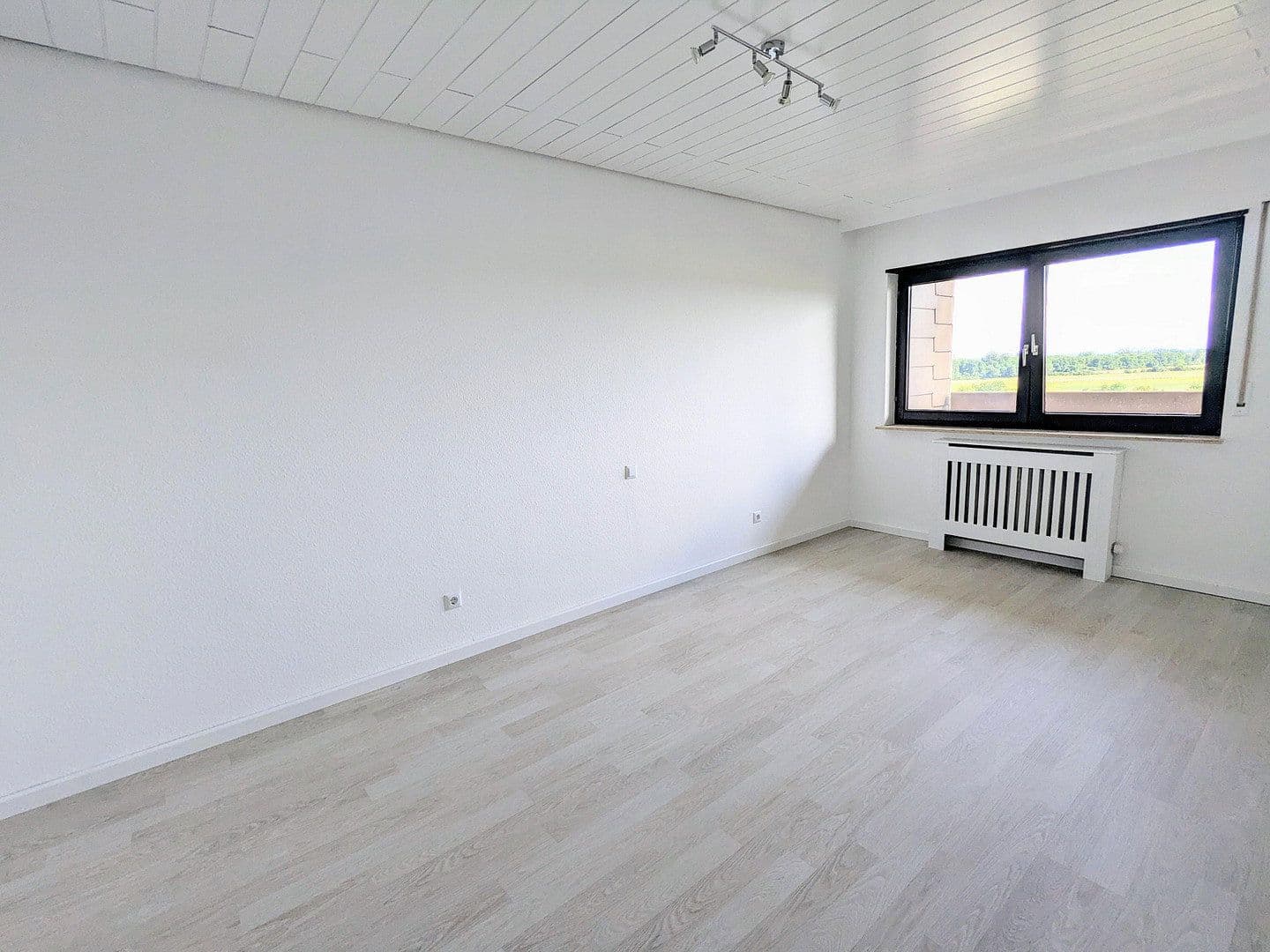 Prenájom bytu 2-izbový 67 m², Woogstr. 36, Neuhofen, Porýnie-Falcko Prenájom bytu 2-izbový 67 m², Woogstr. 36, Neuhofen, Porýnie-Falcko