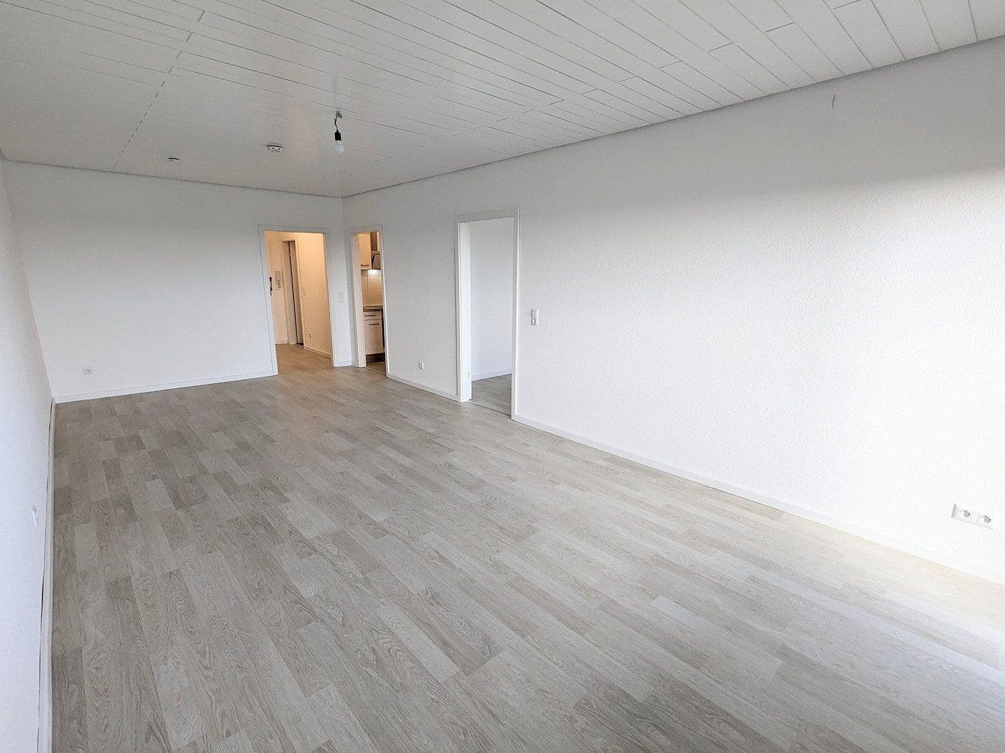 Prenájom bytu 2-izbový 67 m², Woogstr. 36, Neuhofen, Porýnie-Falcko Prenájom bytu 2-izbový 67 m², Woogstr. 36, Neuhofen, Porýnie-Falcko