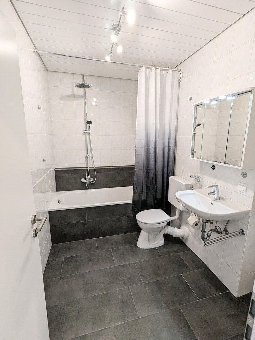 Prenájom bytu 2-izbový 67 m², Woogstr. 36, Neuhofen, Porýnie-Falcko Prenájom bytu 2-izbový 67 m², Woogstr. 36, Neuhofen, Porýnie-Falcko
