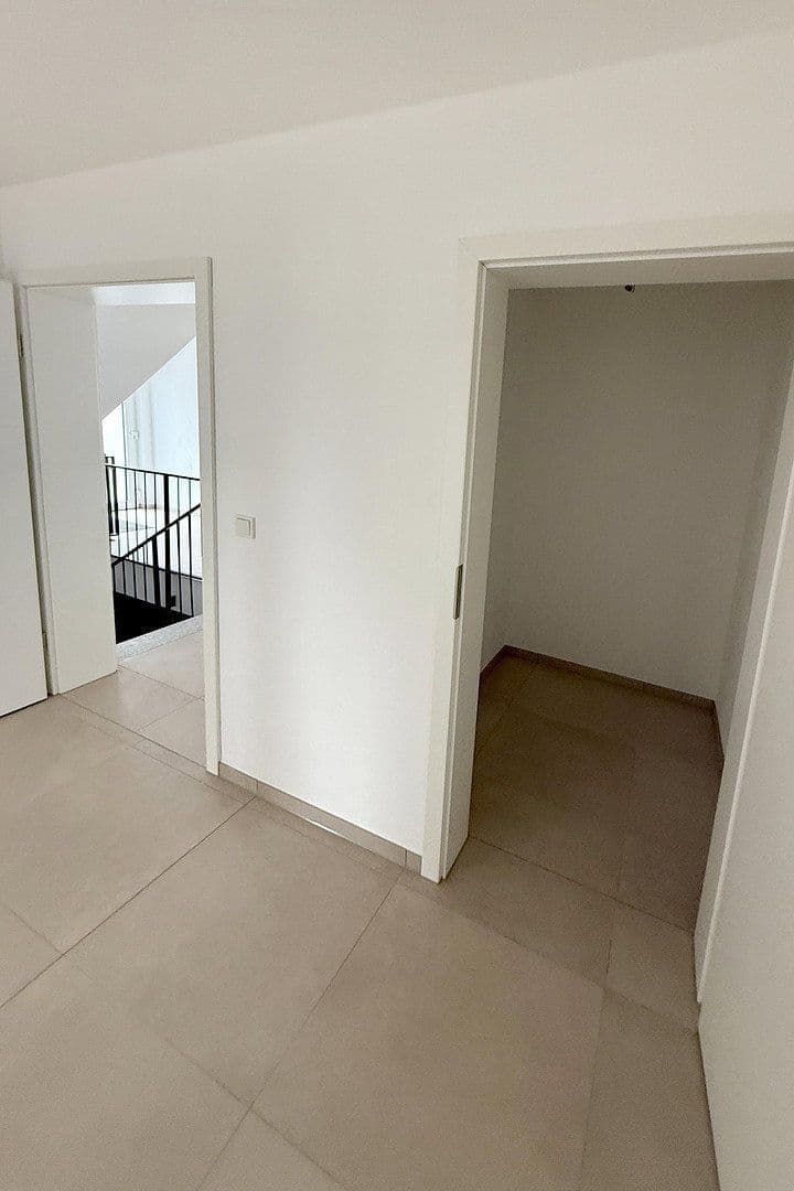 Prenájom bytu 4-izbový 95 m², An der Schwefelquelle 2, Schwandorf, Bavorsko Prenájom bytu 4-izbový 95 m², An der Schwefelquelle 2, Schwandorf, Bavorsko