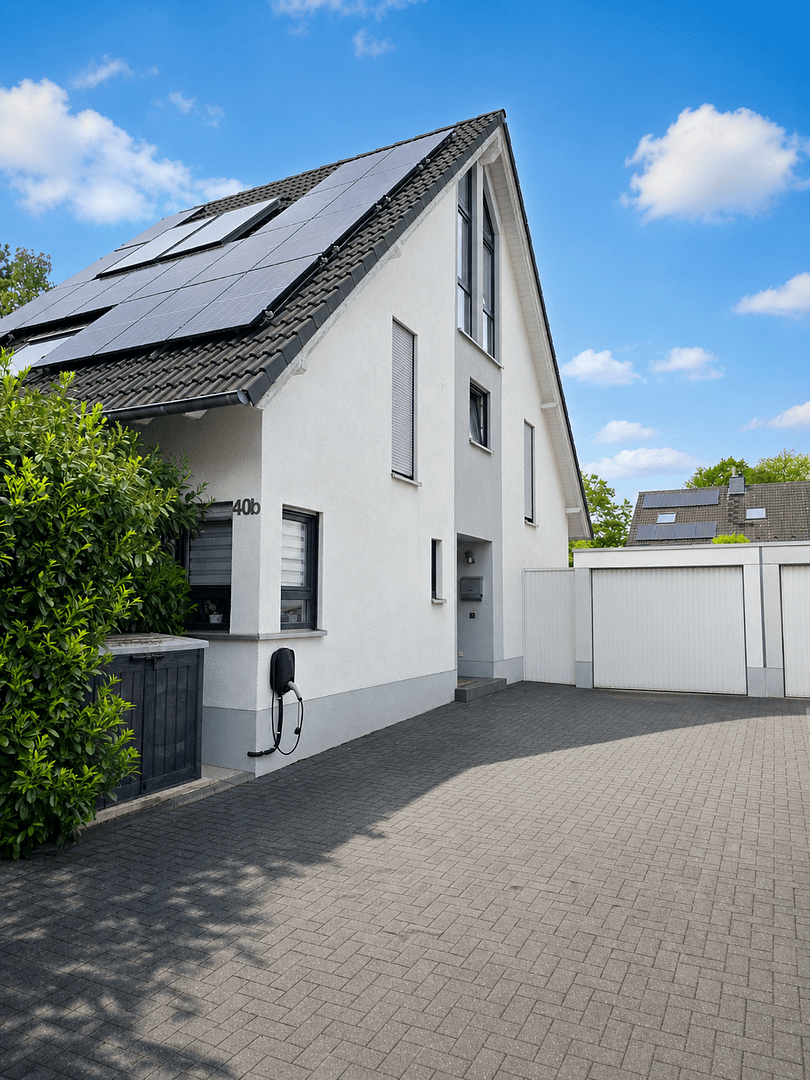 Predaj domu 191 m², pozemek 350 m², Heinrich-Cleas-Str.40B, Leverkusen, Severné Porýnie - Westfálsko Predaj domu 191 m², pozemek 350 m², Heinrich-Cleas-Str.40B, Leverkusen, Severné Porýnie - Westfálsko