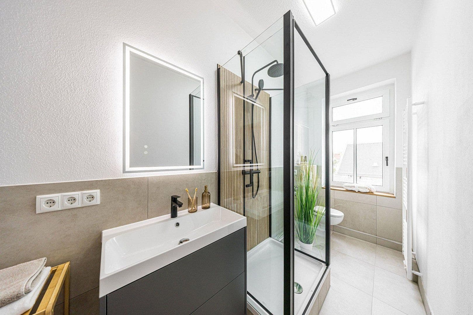 Prenájom bytu 2-izbový 52 m², Leipzig, Sasko Prenájom bytu 2-izbový 52 m², Leipzig, Sasko
