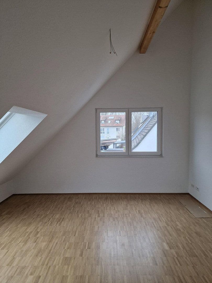 Prenájom domu 155 m², pozemek 8 m², Neureuter Hauptstraße 314, Karlsruhe, Bádensko-Wurttembersko Prenájom domu 155 m², pozemek 8 m², Neureuter Hauptstraße 314, Karlsruhe, Bádensko-Wurttembersko