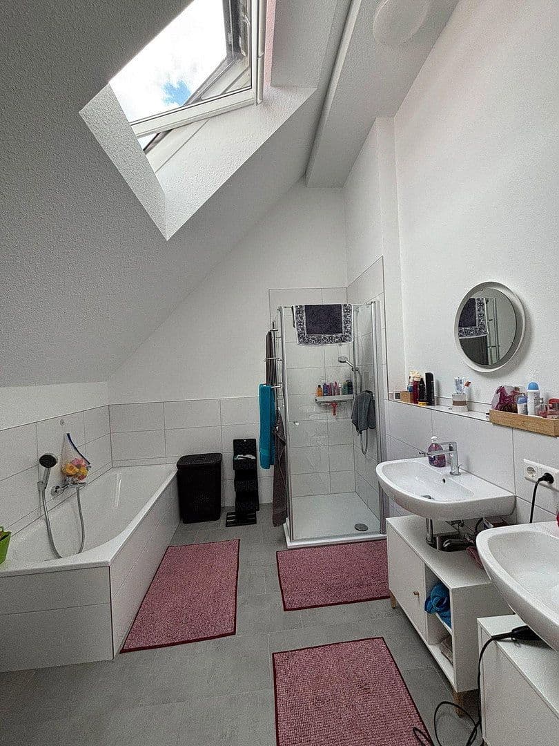 Prenájom domu 155 m², pozemek 8 m², Neureuter Hauptstraße 314, Karlsruhe, Bádensko-Wurttembersko Prenájom domu 155 m², pozemek 8 m², Neureuter Hauptstraße 314, Karlsruhe, Bádensko-Wurttembersko