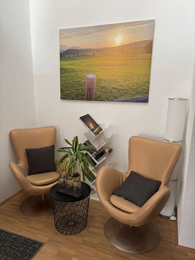 Prenájom domu 155 m², pozemek 8 m², Neureuter Hauptstraße 314, Karlsruhe, Bádensko-Wurttembersko Prenájom domu 155 m², pozemek 8 m², Neureuter Hauptstraße 314, Karlsruhe, Bádensko-Wurttembersko