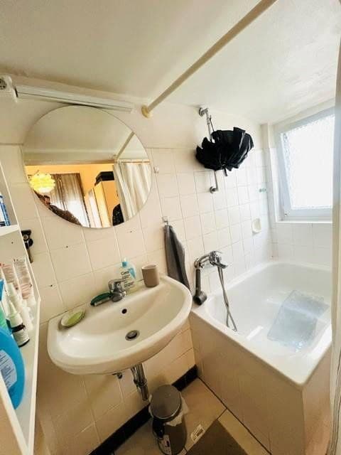 Prenájom bytu 2-izbový 50 m², Hartmann-Ibach-Straße 67, Frankfurt am Main, Hesensko Prenájom bytu 2-izbový 50 m², Hartmann-Ibach-Straße 67, Frankfurt am Main, Hesensko