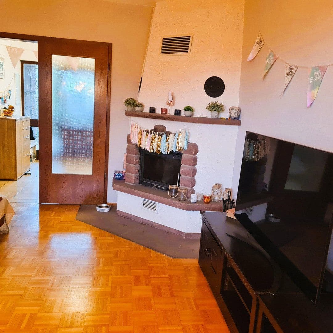 Prenájom bytu 4-izbový 120 m², Alzenau, Bavorsko Prenájom bytu 4-izbový 120 m², Alzenau, Bavorsko