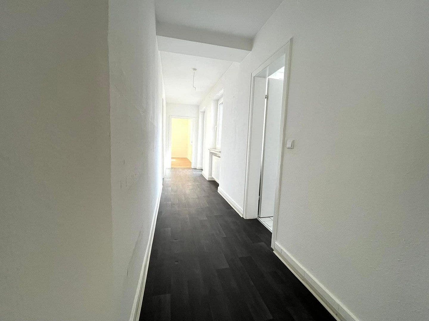 Prenájom bytu 4-izbový 125 m², tiedgestraße 4a, Hannover, Dolné Sasko Prenájom bytu 4-izbový 125 m², tiedgestraße 4a, Hannover, Dolné Sasko