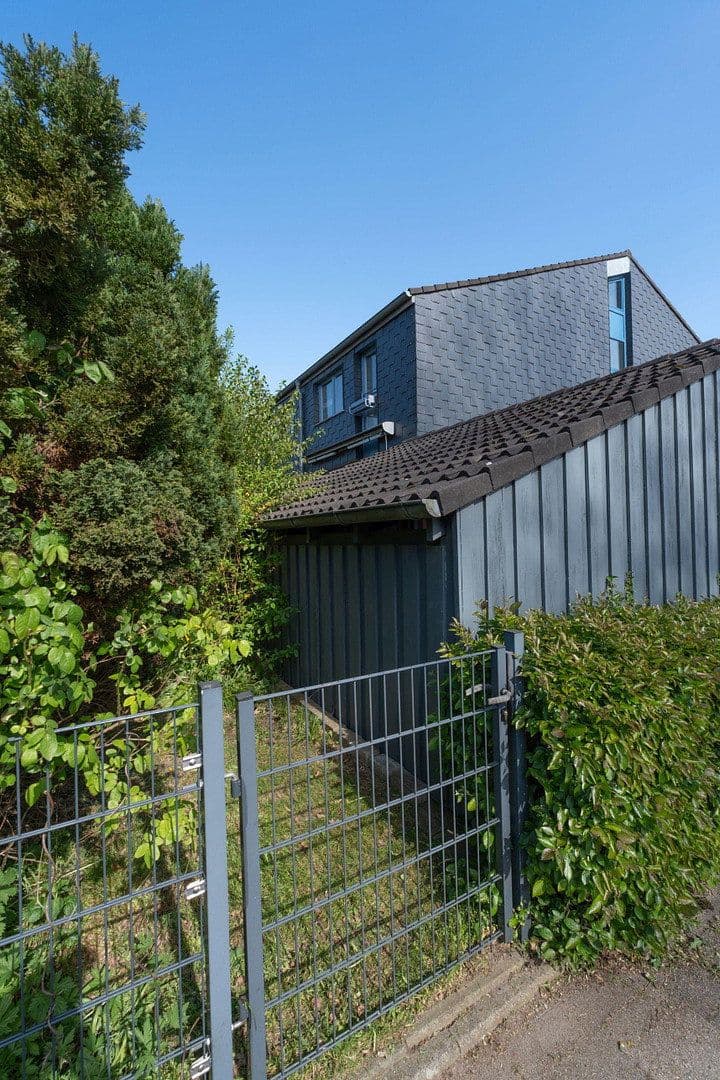 Predaj domu 98 m², pozemek 210 m², Nienbrügger Weg 18, Kiel, Šlezvicko-Holštajnsko Predaj domu 98 m², pozemek 210 m², Nienbrügger Weg 18, Kiel, Šlezvicko-Holštajnsko