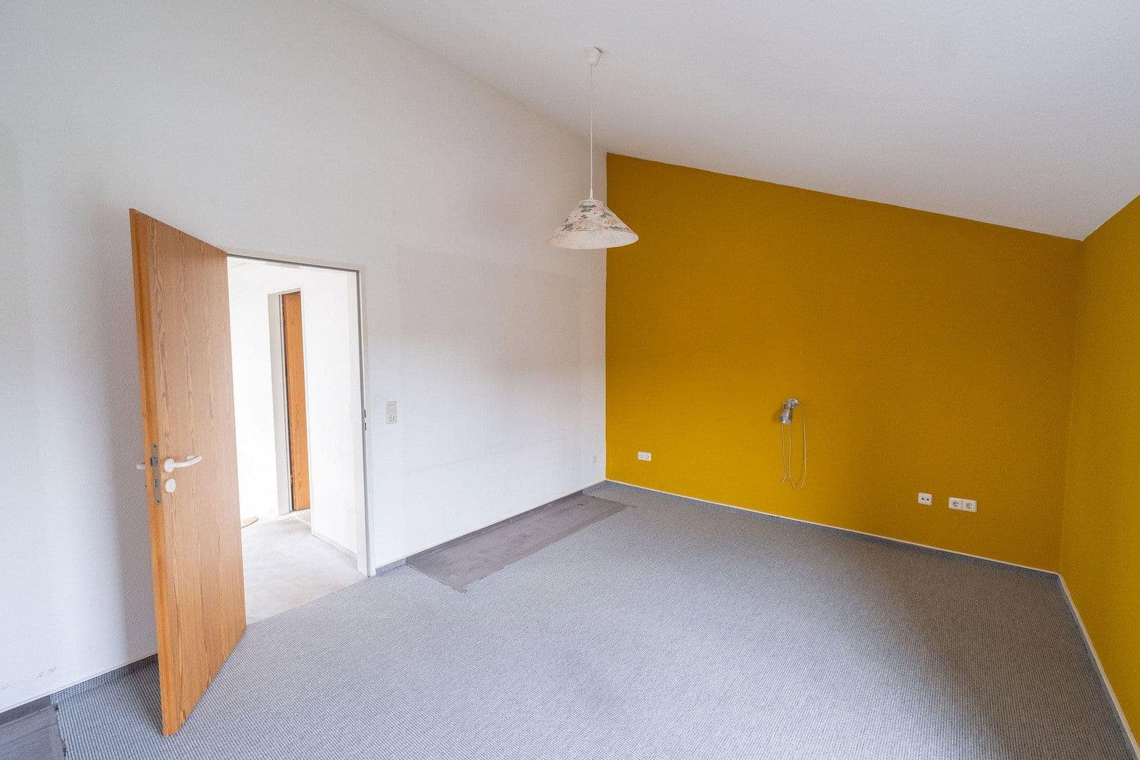 Predaj domu 98 m², pozemek 210 m², Nienbrügger Weg 18, Kiel, Šlezvicko-Holštajnsko Predaj domu 98 m², pozemek 210 m², Nienbrügger Weg 18, Kiel, Šlezvicko-Holštajnsko