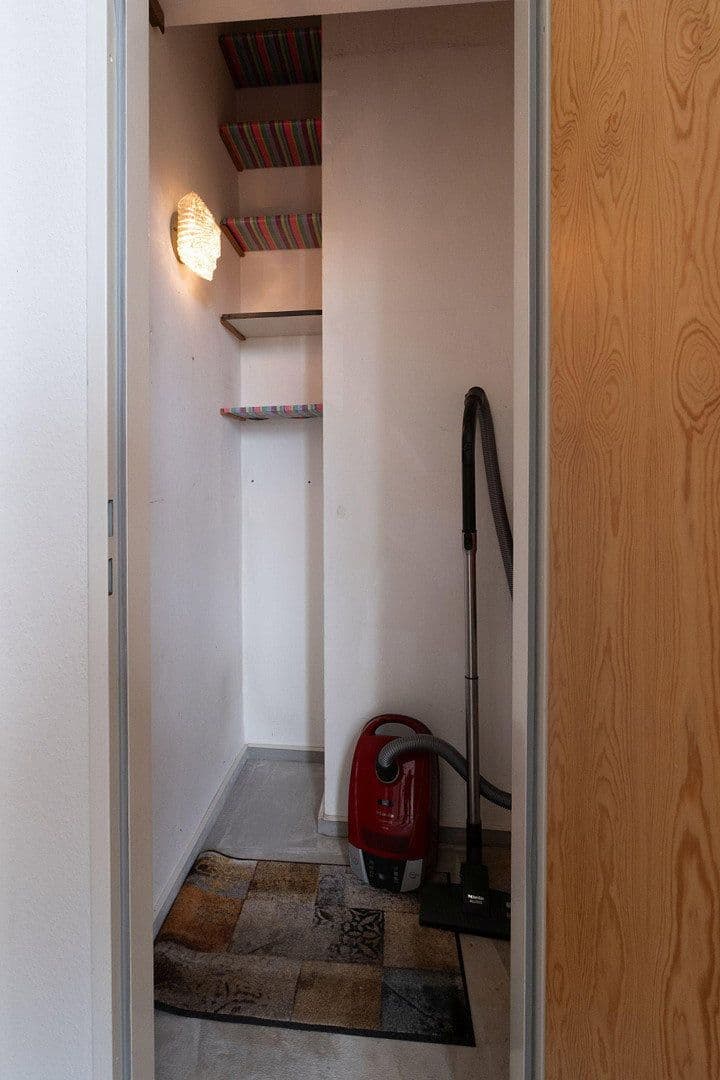 Predaj domu 98 m², pozemek 210 m², Nienbrügger Weg 18, Kiel, Šlezvicko-Holštajnsko Predaj domu 98 m², pozemek 210 m², Nienbrügger Weg 18, Kiel, Šlezvicko-Holštajnsko