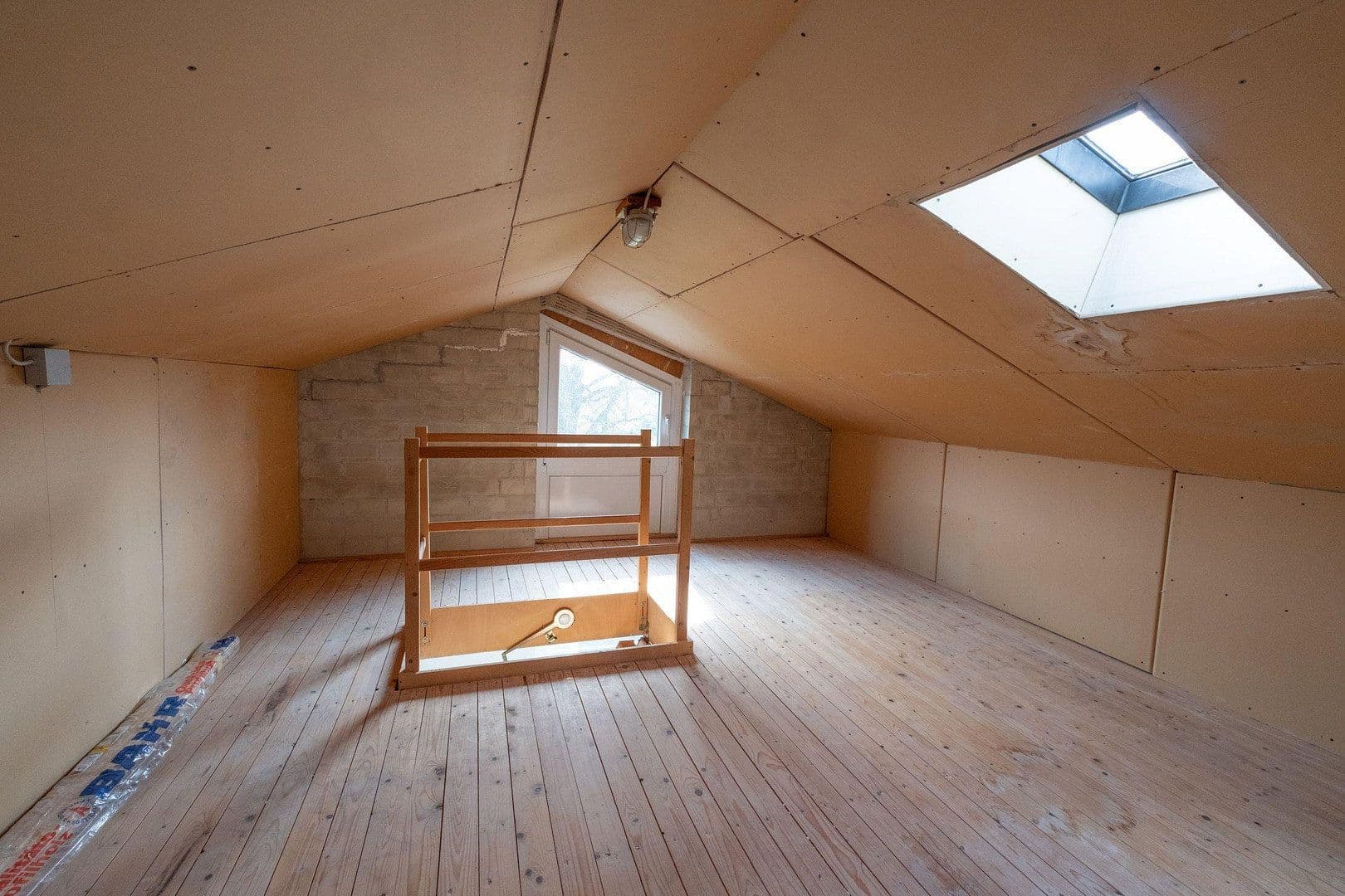 Predaj domu 98 m², pozemek 210 m², Nienbrügger Weg 18, Kiel, Šlezvicko-Holštajnsko Predaj domu 98 m², pozemek 210 m², Nienbrügger Weg 18, Kiel, Šlezvicko-Holštajnsko