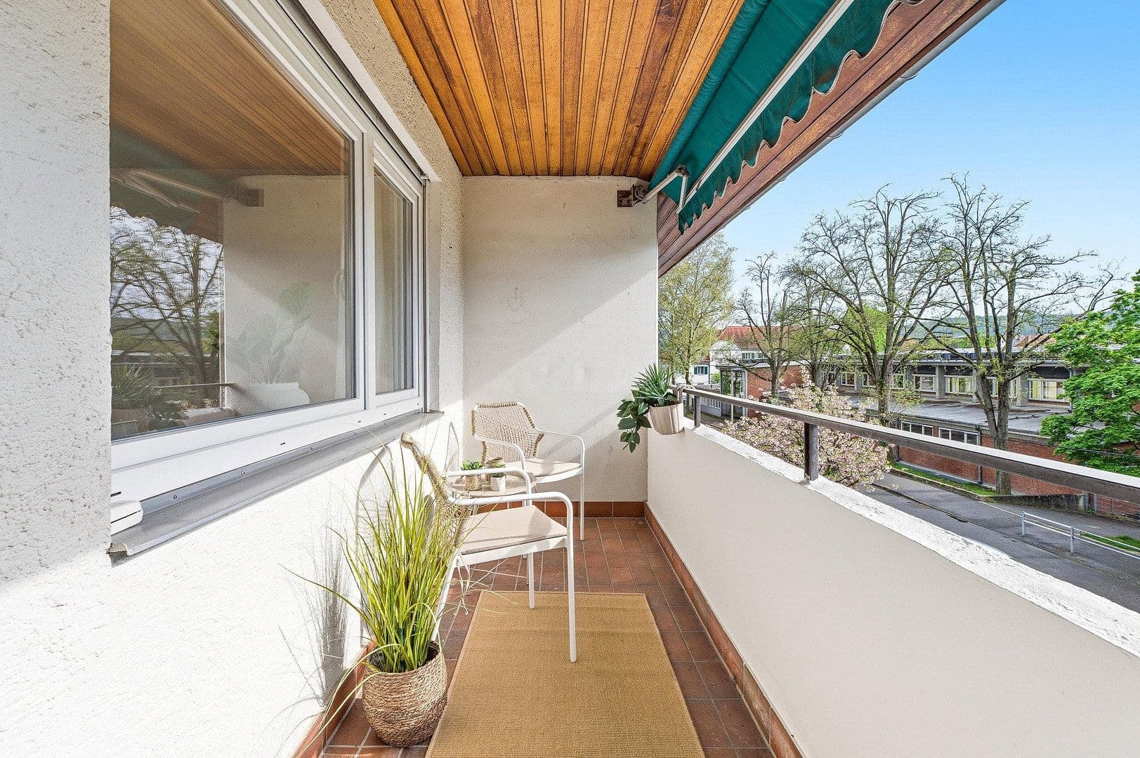 Prenájom bytu 3-izbový 77 m², Mirabellenstrasse 74, Stuttgart Obertürkheim, Bádensko-Wurttembersko Prenájom bytu 3-izbový 77 m², Mirabellenstrasse 74, Stuttgart Obertürkheim, Bádensko-Wurttembersko
