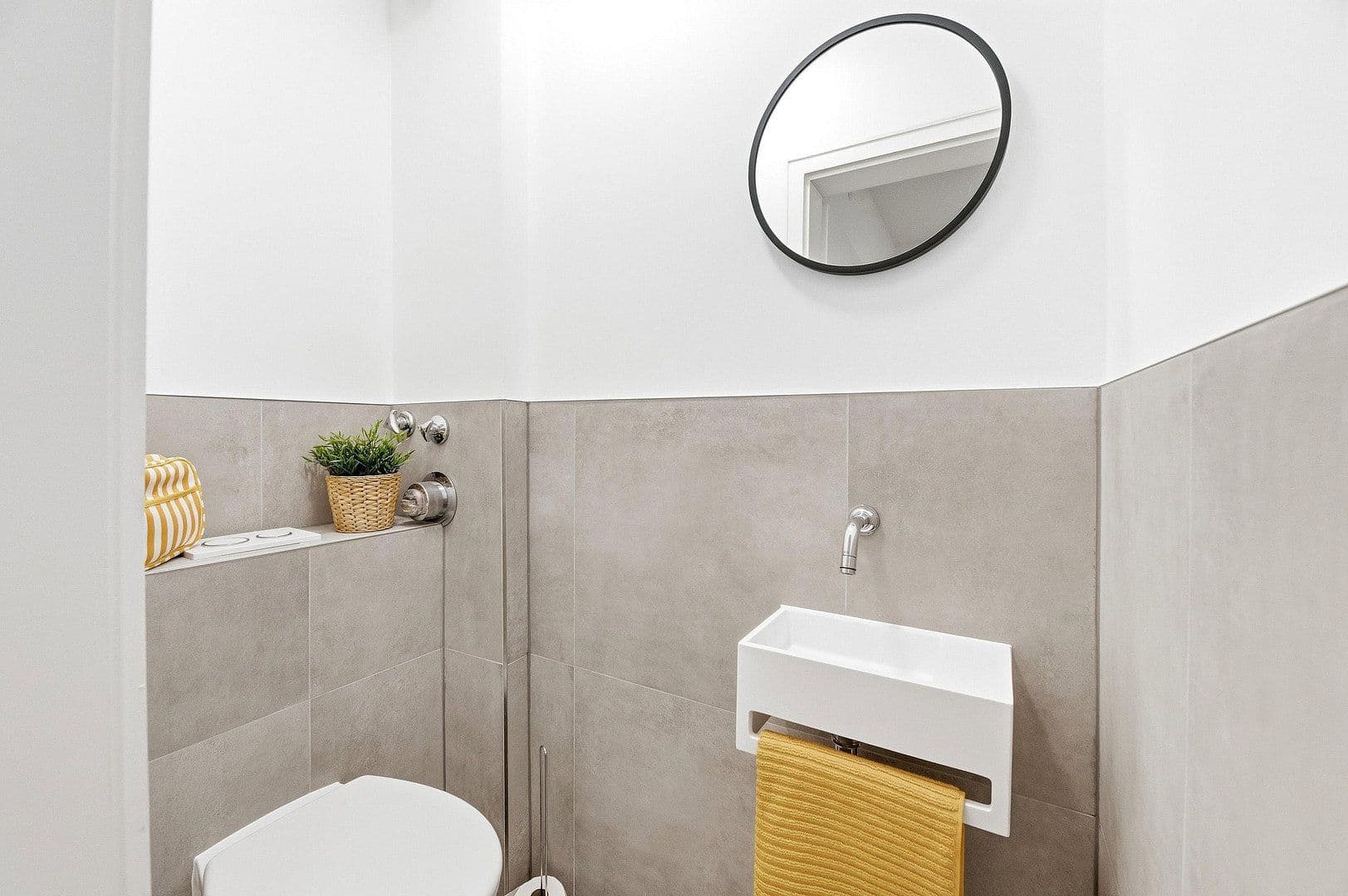 Prenájom bytu 3-izbový 77 m², Mirabellenstrasse 74, Stuttgart Obertürkheim, Bádensko-Wurttembersko Prenájom bytu 3-izbový 77 m², Mirabellenstrasse 74, Stuttgart Obertürkheim, Bádensko-Wurttembersko
