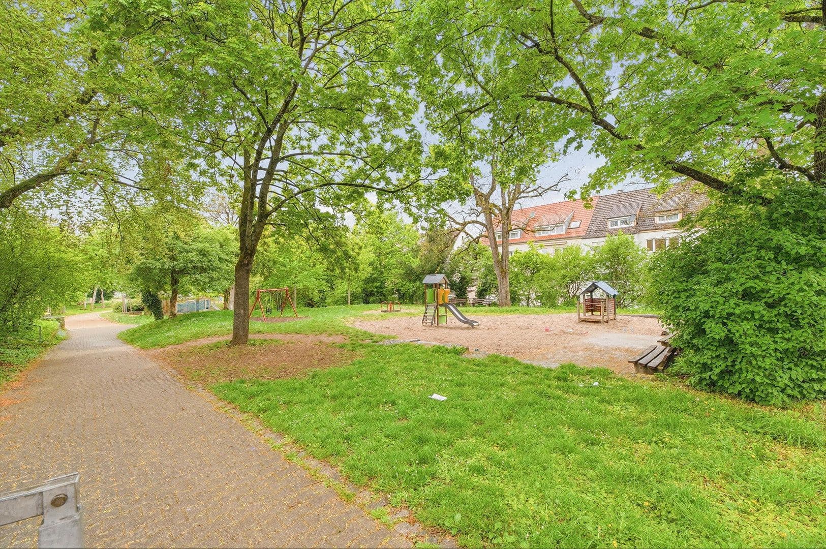 Prenájom bytu 3-izbový 77 m², Mirabellenstrasse 74, Stuttgart Obertürkheim, Bádensko-Wurttembersko Prenájom bytu 3-izbový 77 m², Mirabellenstrasse 74, Stuttgart Obertürkheim, Bádensko-Wurttembersko