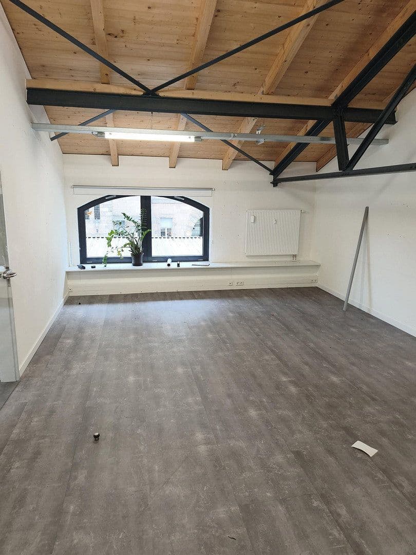 Prenájom kancelárie 565 m², Ringbahnstraße 22-30, Berlin, Berlín Prenájom kancelárie 565 m², Ringbahnstraße 22-30, Berlin, Berlín