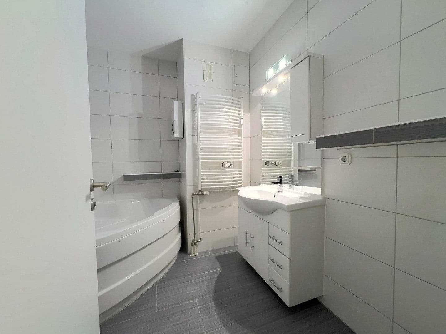 Predaj bytu 3-izbový 101 m², Alte Linner Str. 42, Krefeld, Severné Porýnie - Westfálsko Predaj bytu 3-izbový 101 m², Alte Linner Str. 42, Krefeld, Severné Porýnie - Westfálsko