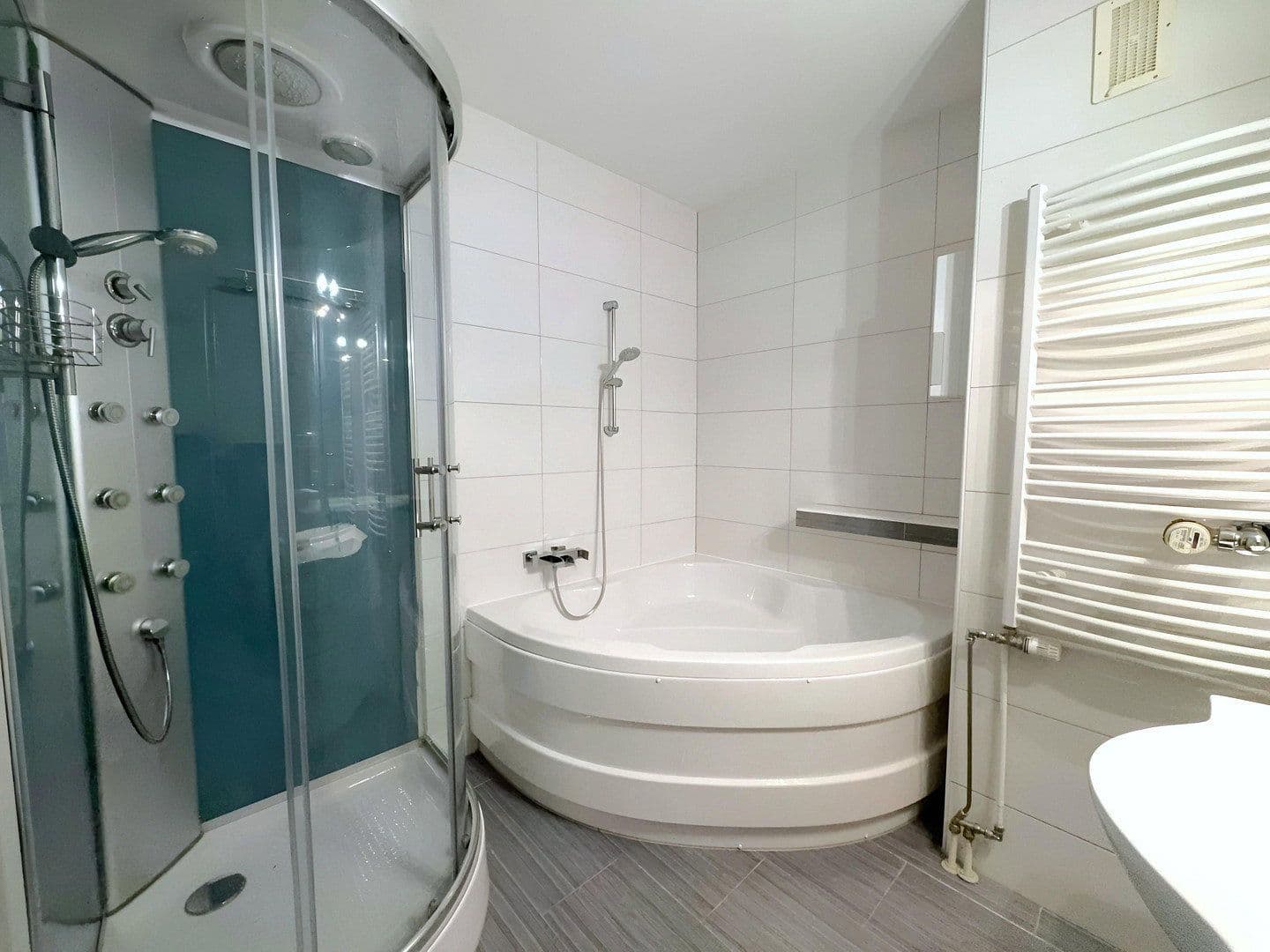 Predaj bytu 3-izbový 101 m², Alte Linner Str. 42, Krefeld, Severné Porýnie - Westfálsko Predaj bytu 3-izbový 101 m², Alte Linner Str. 42, Krefeld, Severné Porýnie - Westfálsko