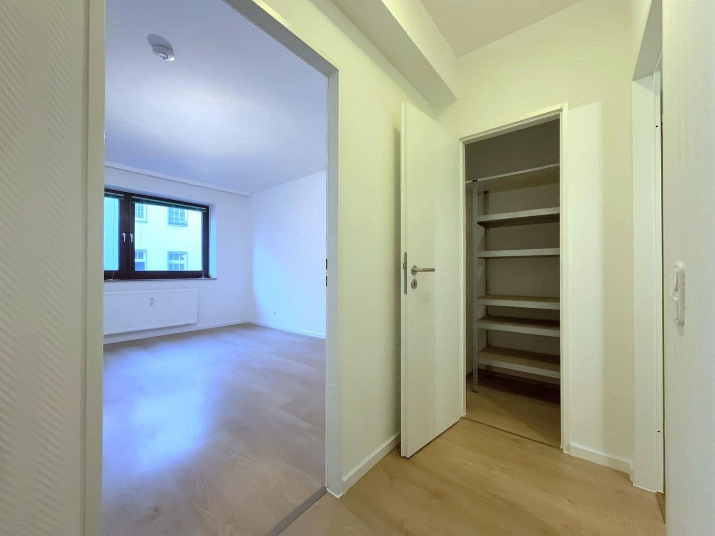 Predaj bytu 3-izbový 101 m², Alte Linner Str. 42, Krefeld, Severné Porýnie - Westfálsko Predaj bytu 3-izbový 101 m², Alte Linner Str. 42, Krefeld, Severné Porýnie - Westfálsko