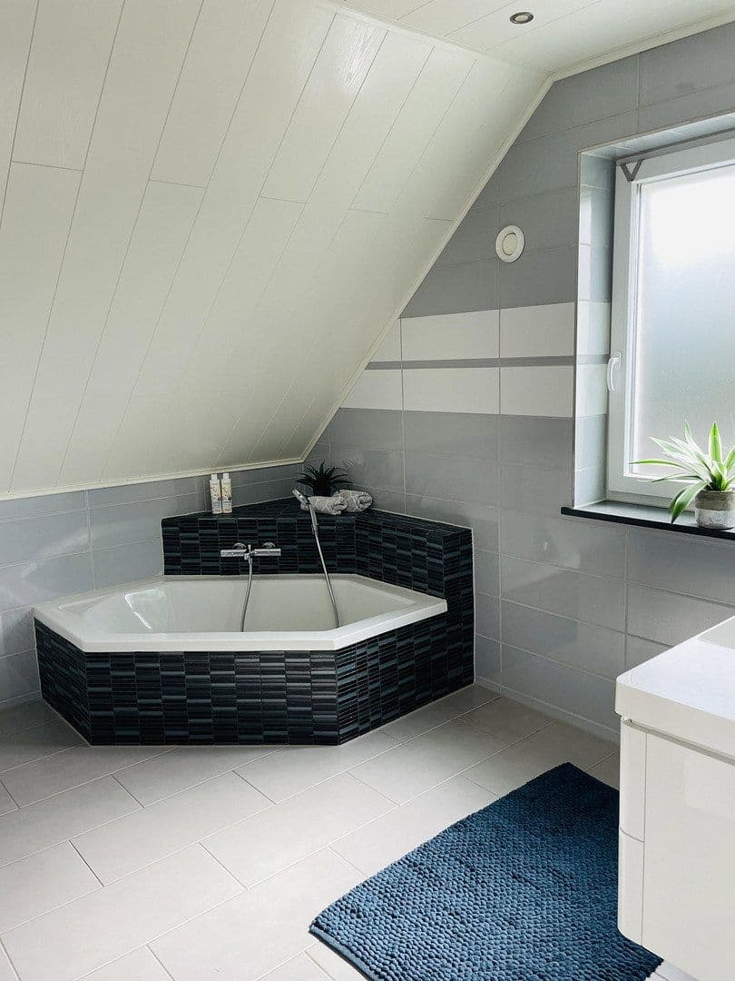 Predaj domu 176 m², pozemek 785 m², Lüneburg, Dolné Sasko Predaj domu 176 m², pozemek 785 m², Lüneburg, Dolné Sasko