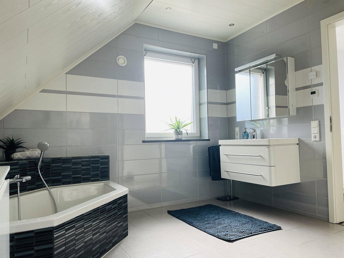 Predaj domu 176 m², pozemek 785 m², Lüneburg, Dolné Sasko Predaj domu 176 m², pozemek 785 m², Lüneburg, Dolné Sasko