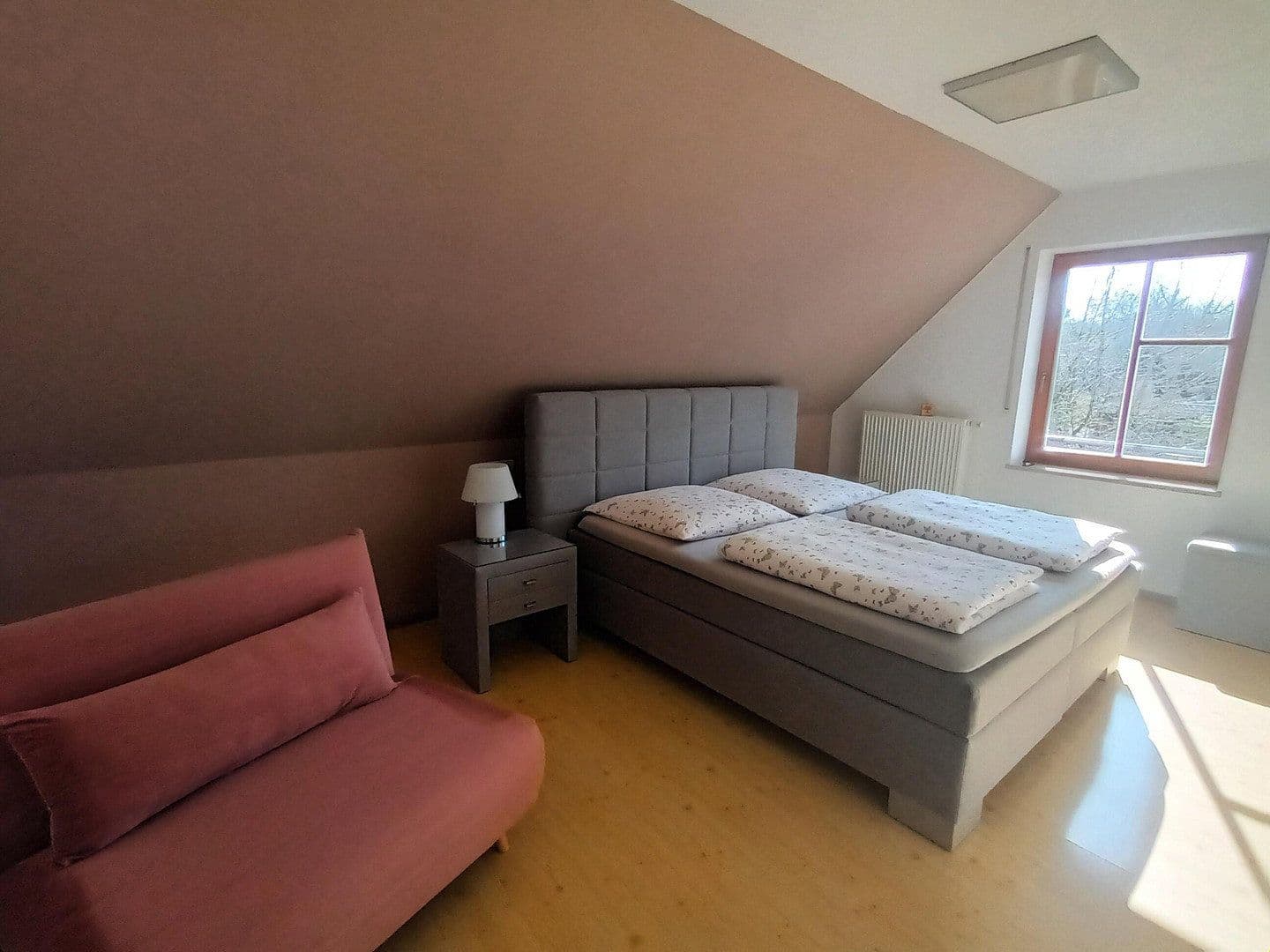 Predaj domu 156 m², pozemek 406 m², Kitzingen, Bavorsko Predaj domu 156 m², pozemek 406 m², Kitzingen, Bavorsko