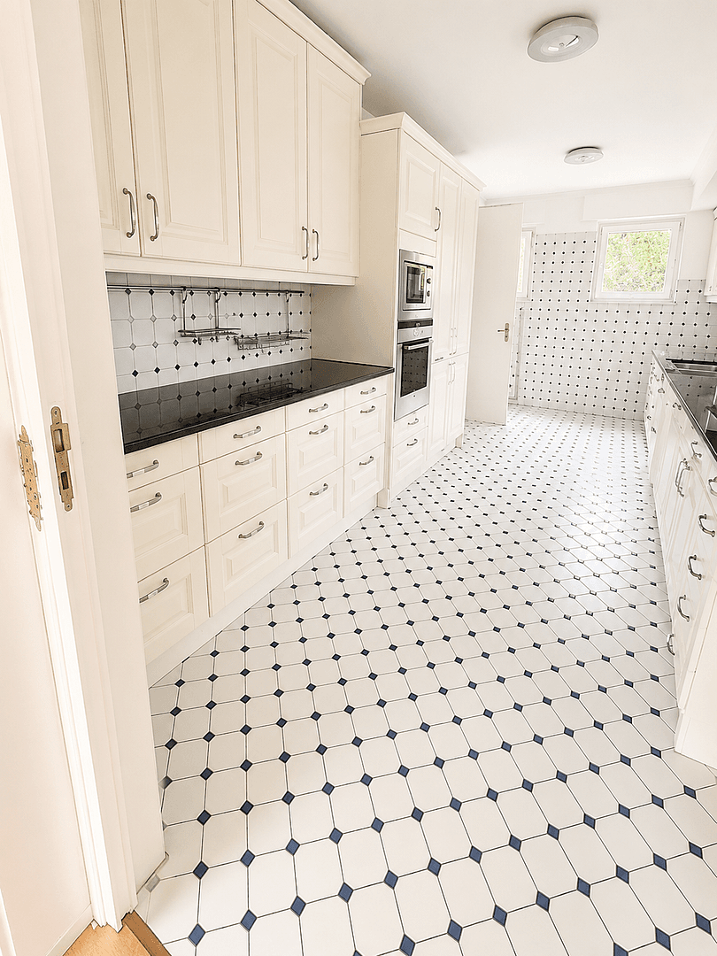 Predaj domu 320 m², pozemek 1.334 m², Karlsruhe, Bádensko-Wurttembersko Predaj domu 320 m², pozemek 1.334 m², Karlsruhe, Bádensko-Wurttembersko