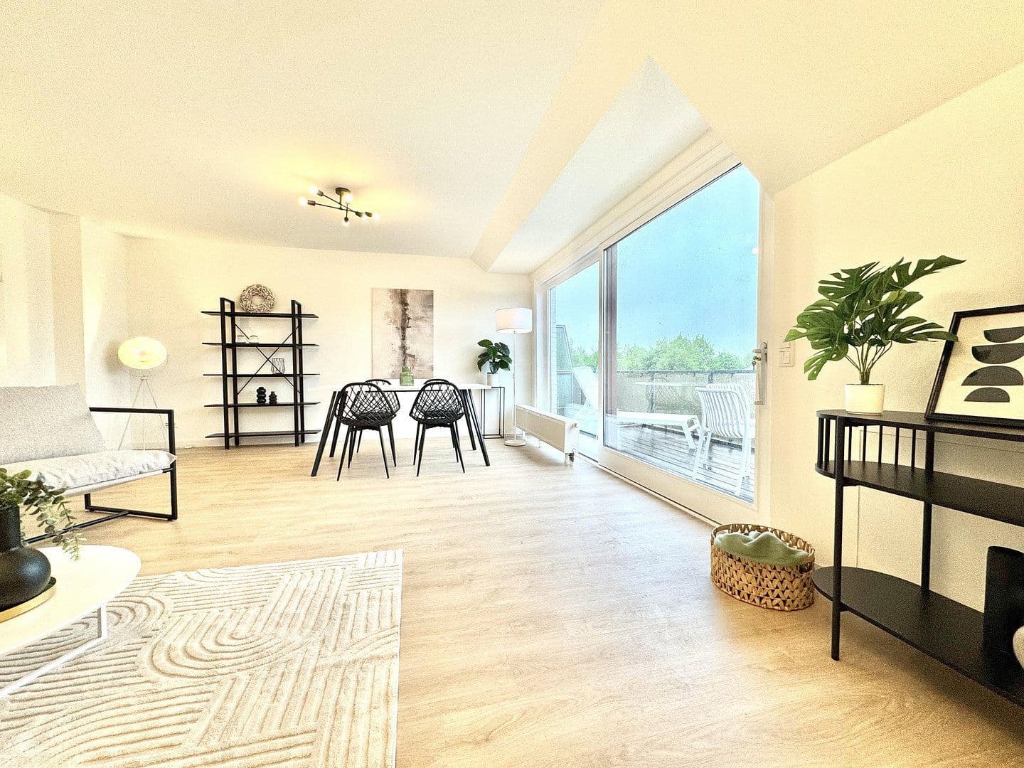 Predaj bytu 4-izbový 132 m², Lübeck, Šlezvicko-Holštajnsko Predaj bytu 4-izbový 132 m², Lübeck, Šlezvicko-Holštajnsko