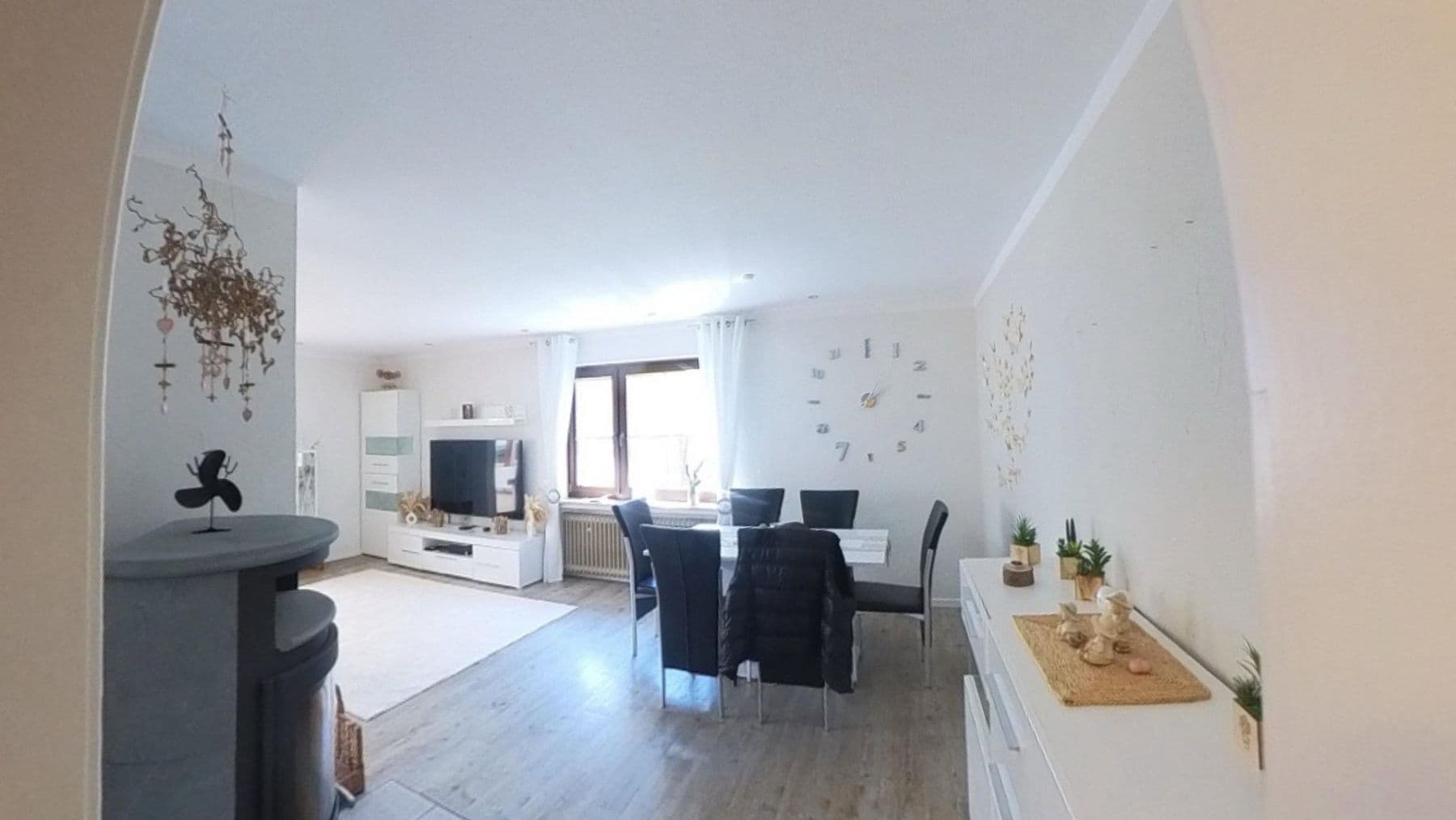 Predaj domu 200 m², pozemek 881 m², Hameln, Dolné Sasko Predaj domu 200 m², pozemek 881 m², Hameln, Dolné Sasko
