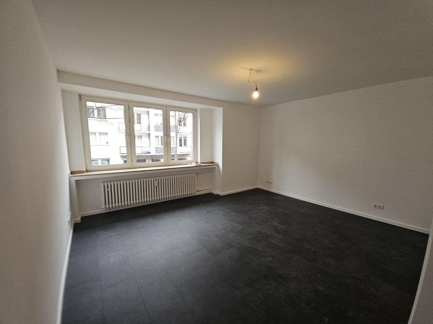 Prenájom bytu 1-izbový 30 m², Düsseldorf, Severné Porýnie - Westfálsko Prenájom bytu 1-izbový 30 m², Düsseldorf, Severné Porýnie - Westfálsko