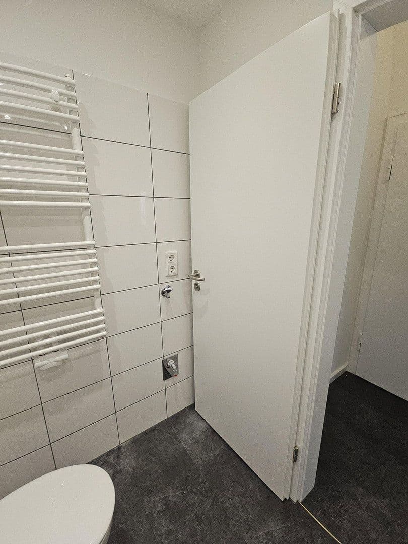 Prenájom bytu 1-izbový 30 m², Düsseldorf, Severné Porýnie - Westfálsko Prenájom bytu 1-izbový 30 m², Düsseldorf, Severné Porýnie - Westfálsko