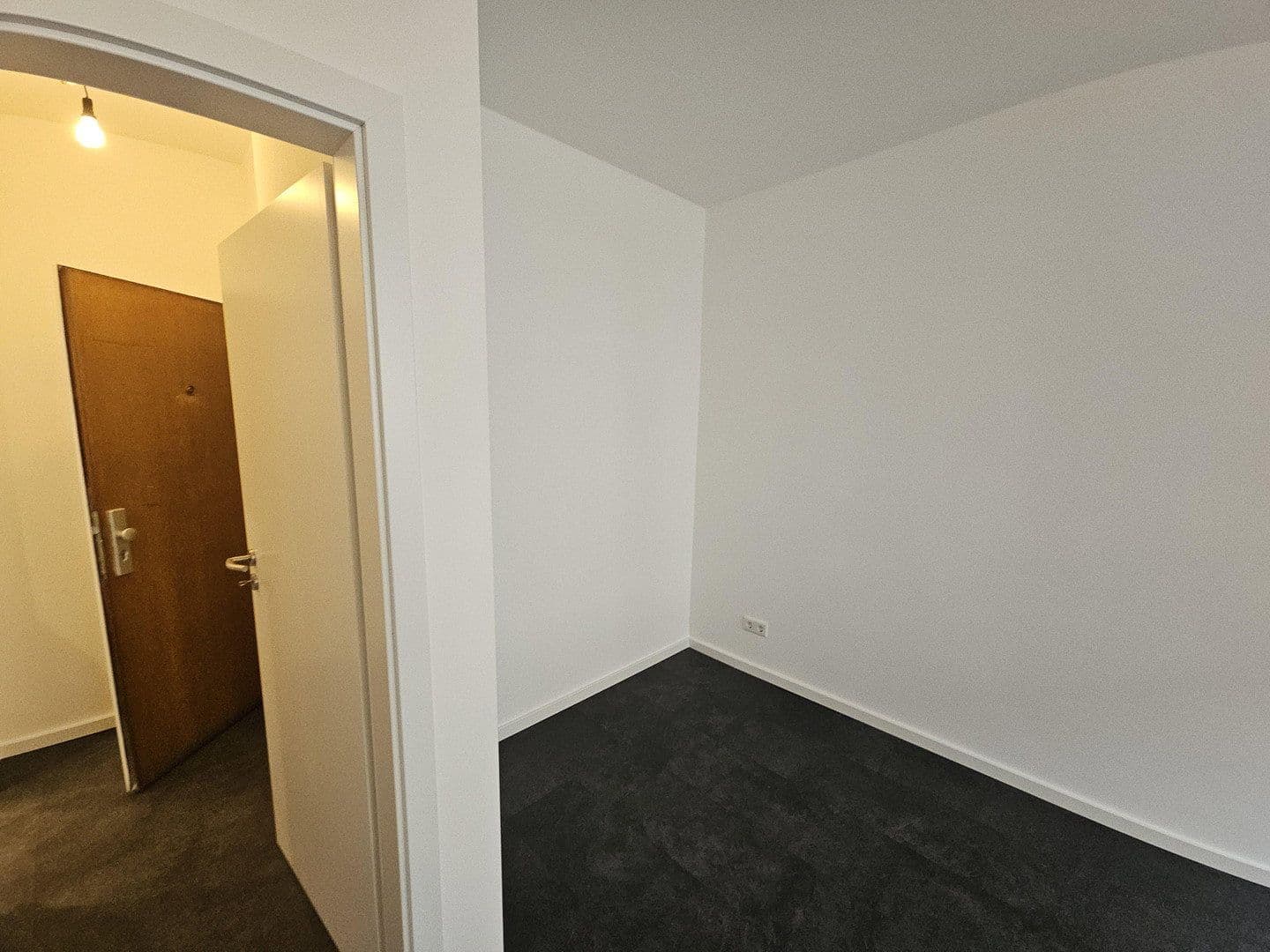 Prenájom bytu 1-izbový 30 m², Düsseldorf, Severné Porýnie - Westfálsko Prenájom bytu 1-izbový 30 m², Düsseldorf, Severné Porýnie - Westfálsko