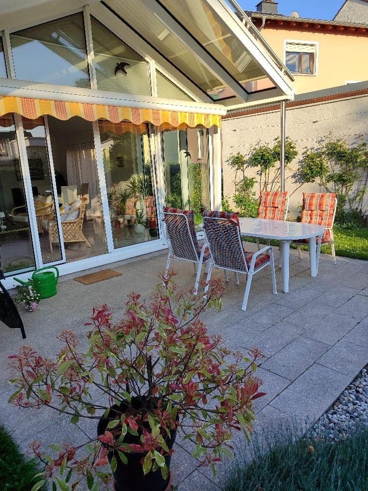 Predaj domu 130 m², pozemek 673 m², Schwalbach am Taunus, Hesensko Predaj domu 130 m², pozemek 673 m², Schwalbach am Taunus, Hesensko