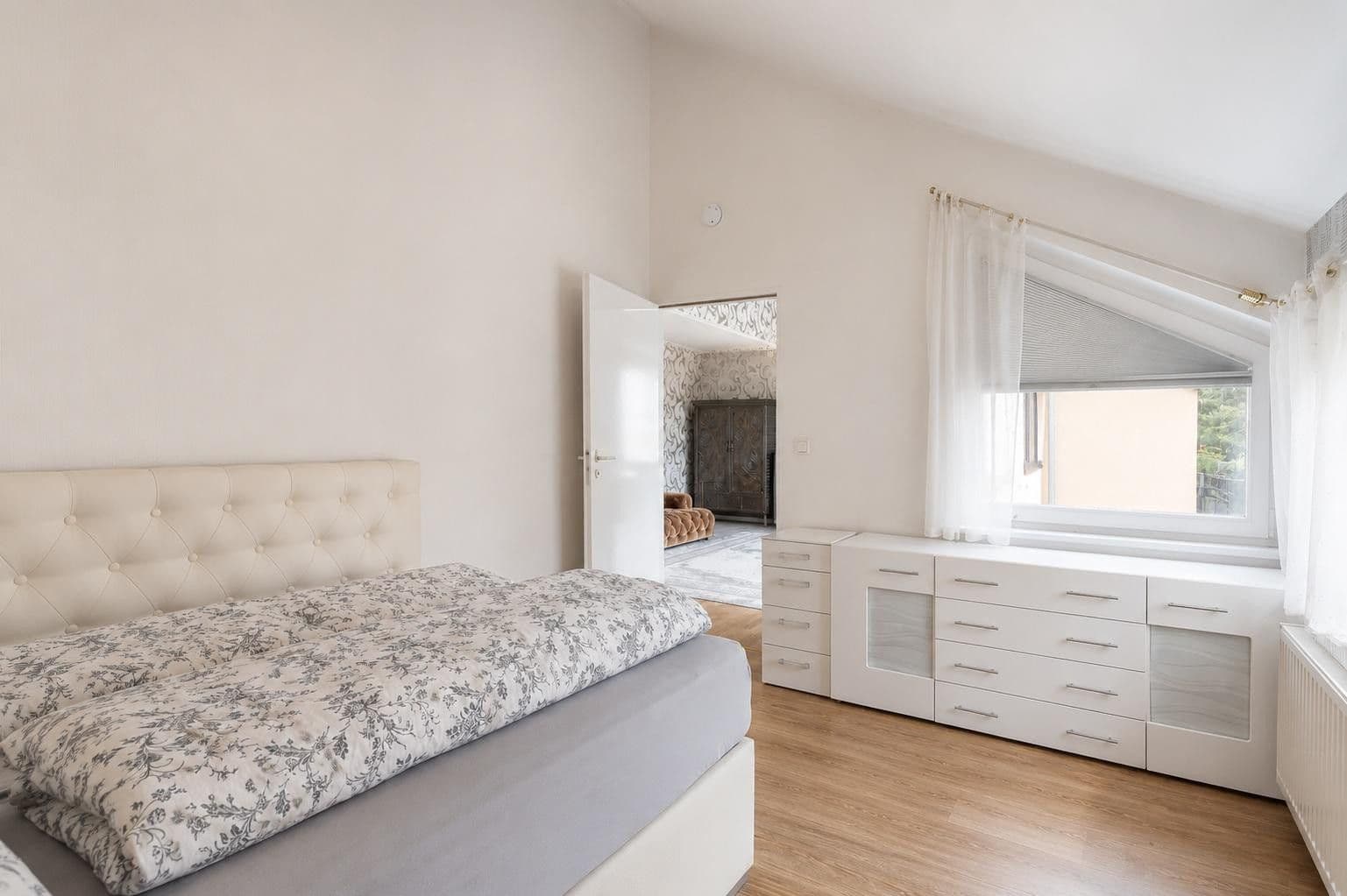 Predaj bytu 3-izbový 79 m², Alt-Lankwitz 36, Berlin, Berlín Predaj bytu 3-izbový 79 m², Alt-Lankwitz 36, Berlin, Berlín