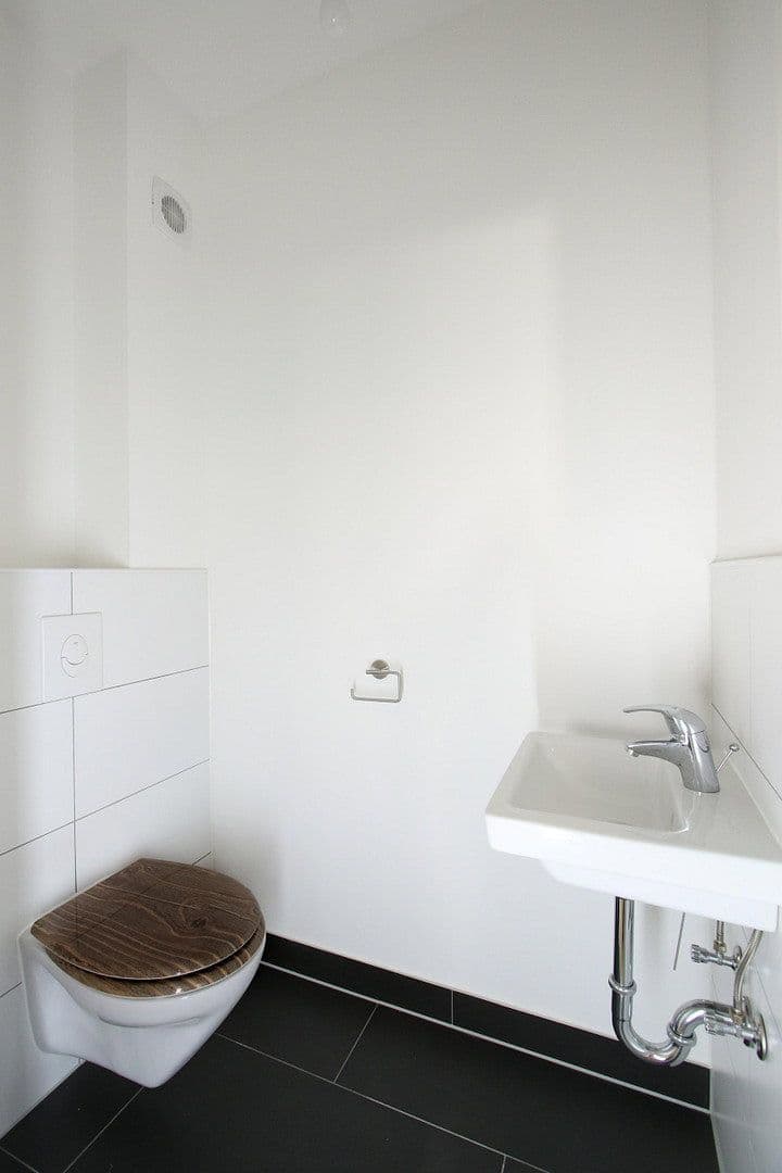 Prenájom bytu 4-izbový 98 m², St.Pölten, Dolné Rakúsko Prenájom bytu 4-izbový 98 m², St.Pölten, Dolné Rakúsko