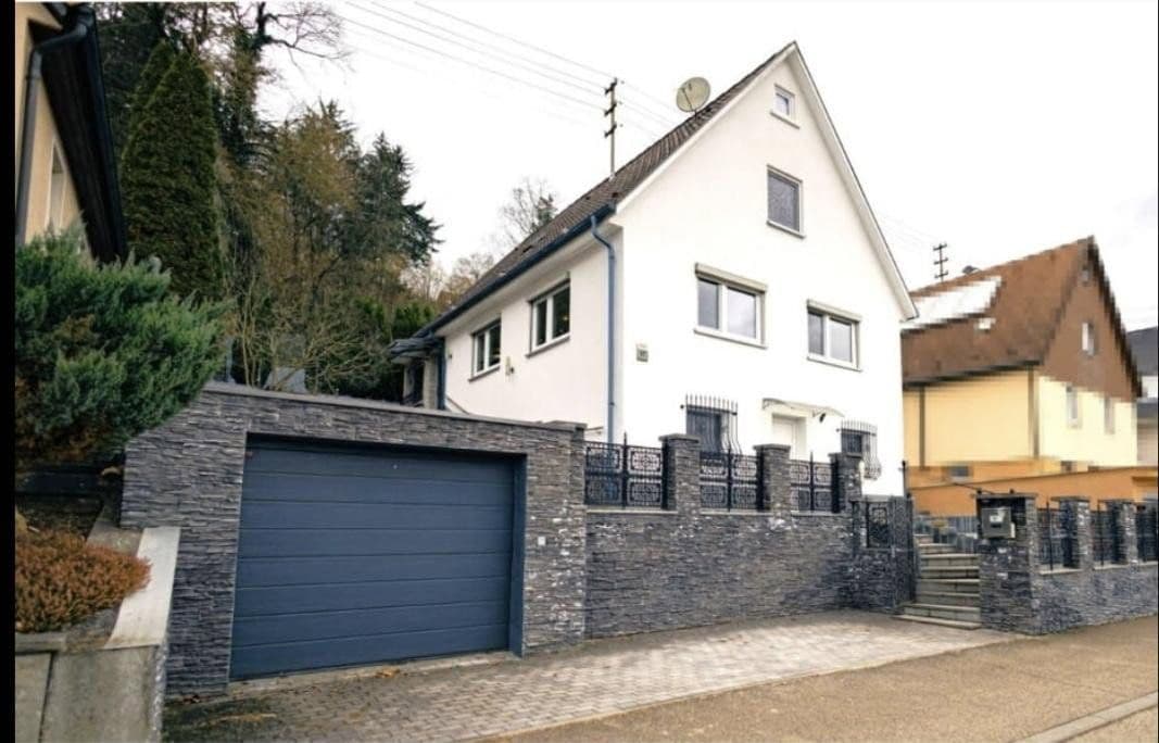 Predaj domu 120 m², pozemek 1.061 m², Hüttlingerstraße 17, Aalen, Bádensko-Wurttembersko Predaj domu 120 m², pozemek 1.061 m², Hüttlingerstraße 17, Aalen, Bádensko-Wurttembersko