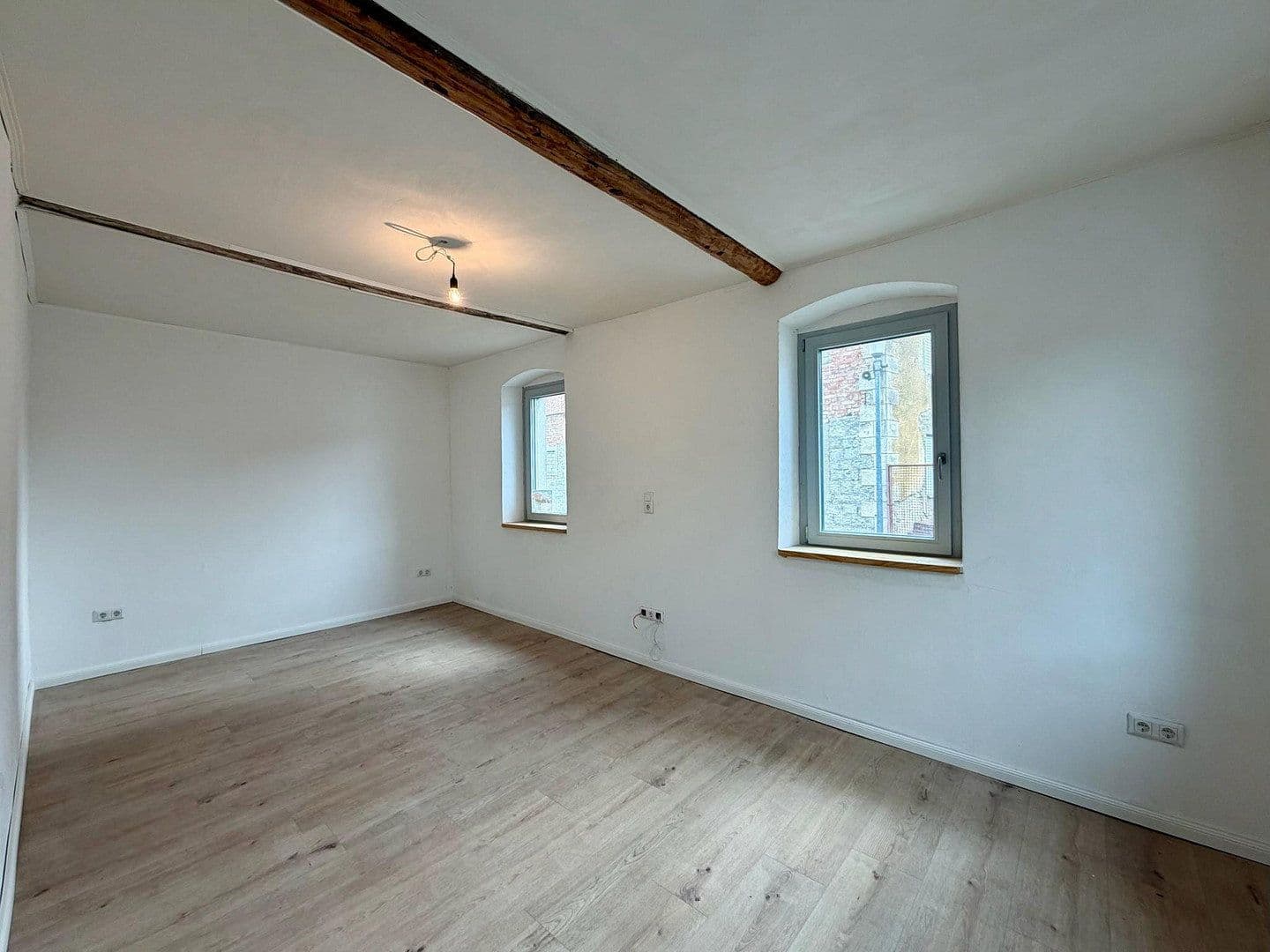 Predaj domu 208 m², pozemek 474 m², Albertshofen, Bavorsko Predaj domu 208 m², pozemek 474 m², Albertshofen, Bavorsko