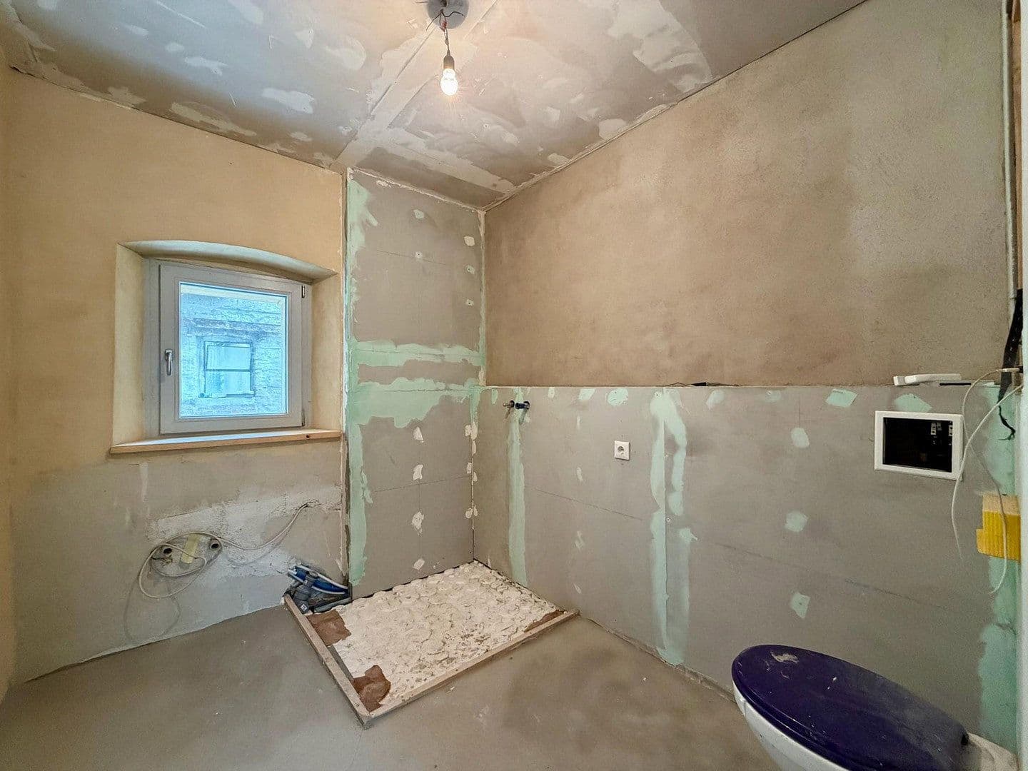 Predaj domu 208 m², pozemek 474 m², Albertshofen, Bavorsko Predaj domu 208 m², pozemek 474 m², Albertshofen, Bavorsko
