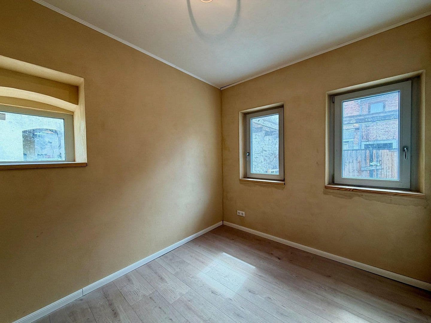 Predaj domu 208 m², pozemek 474 m², Albertshofen, Bavorsko Predaj domu 208 m², pozemek 474 m², Albertshofen, Bavorsko