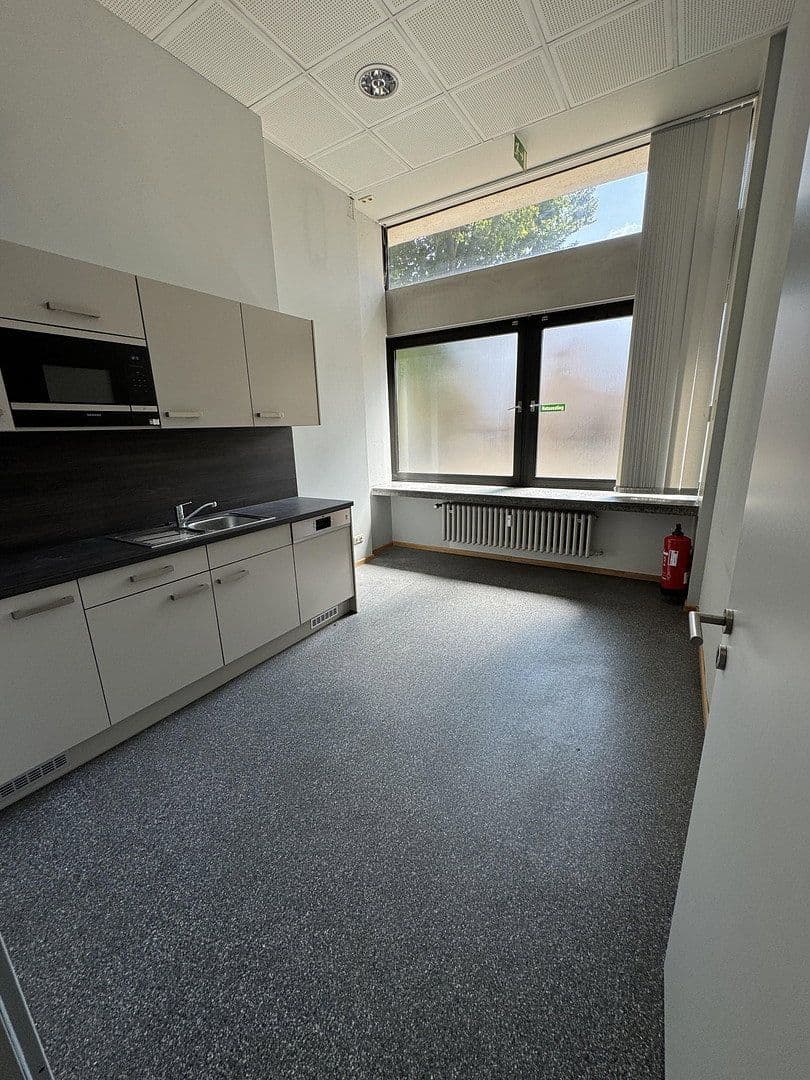 Prenájom kancelárie 170 m², Alleestrasse 6, Neustadt an der Aisch, Bavorsko Prenájom kancelárie 170 m², Alleestrasse 6, Neustadt an der Aisch, Bavorsko