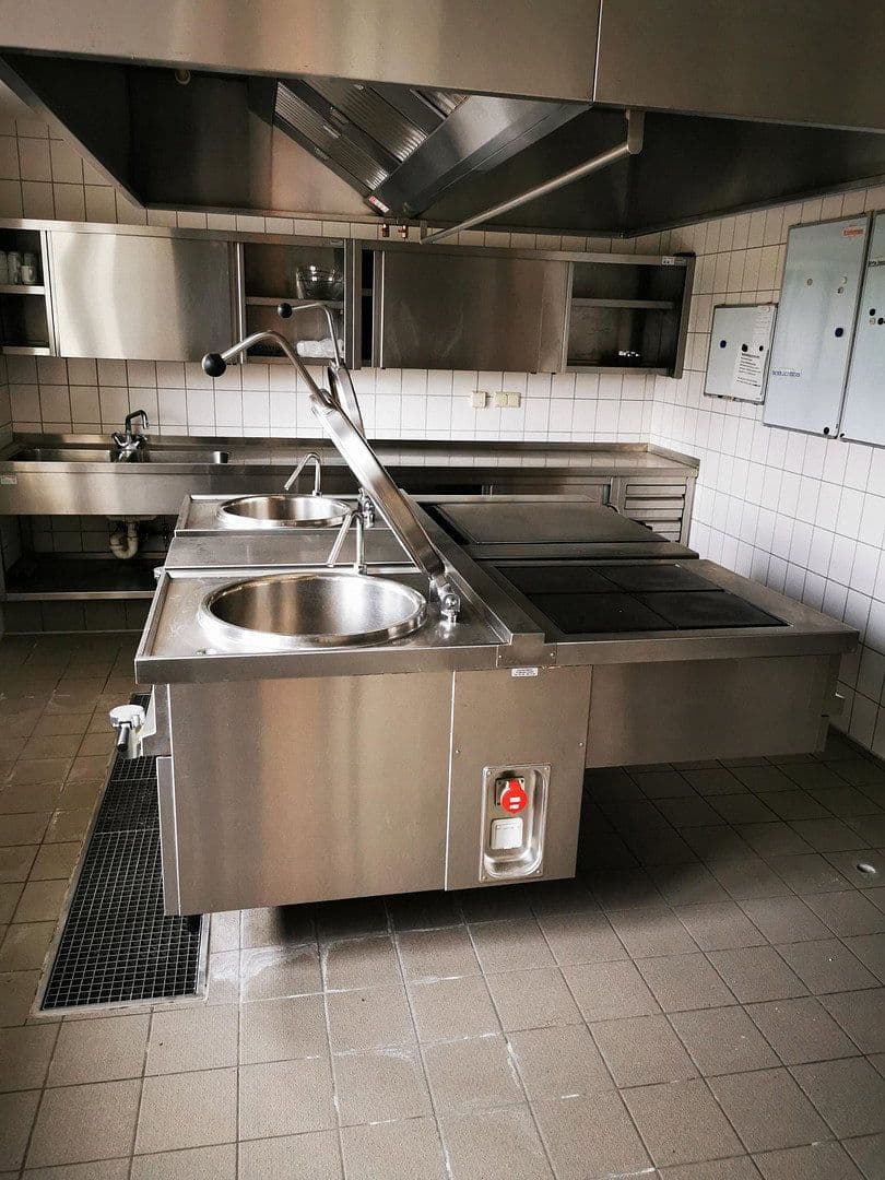 Prenájom domu 980 m², pozemek 8.487 m², Am Sandhop 2, Neustadt am Rübenberge, Dolné Sasko Prenájom domu 980 m², pozemek 8.487 m², Am Sandhop 2, Neustadt am Rübenberge, Dolné Sasko
