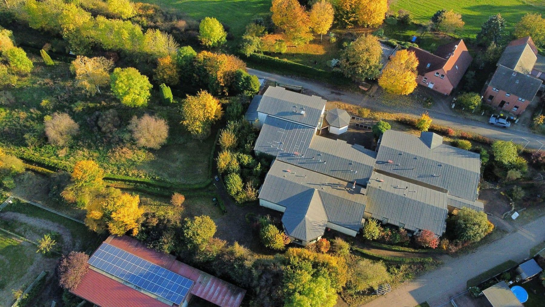 Prenájom domu 980 m², pozemek 8.487 m², Am Sandhop 2, Neustadt am Rübenberge, Dolné Sasko Prenájom domu 980 m², pozemek 8.487 m², Am Sandhop 2, Neustadt am Rübenberge, Dolné Sasko