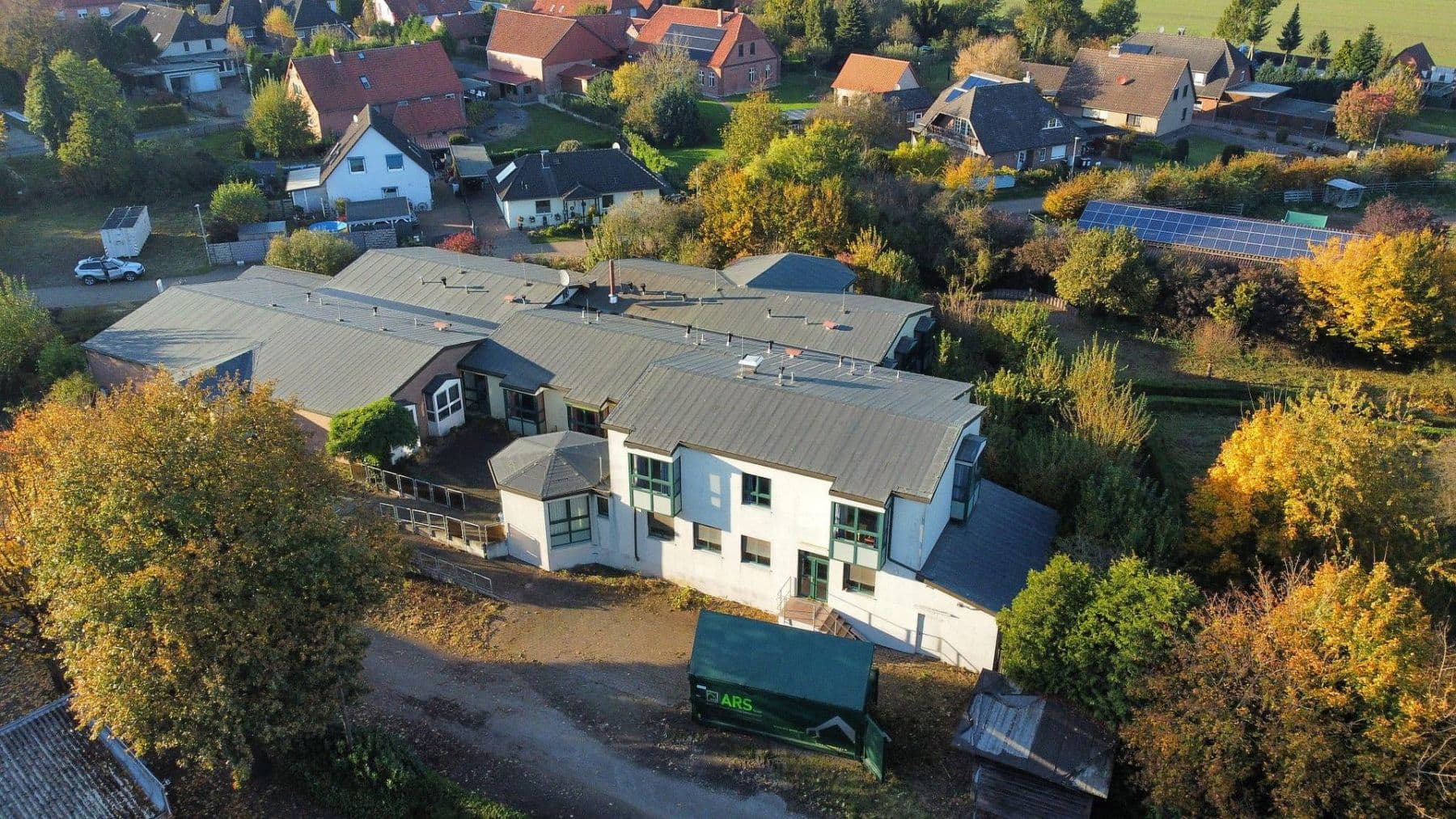 Prenájom domu 980 m², pozemek 8.487 m², Am Sandhop 2, Neustadt am Rübenberge, Dolné Sasko Prenájom domu 980 m², pozemek 8.487 m², Am Sandhop 2, Neustadt am Rübenberge, Dolné Sasko