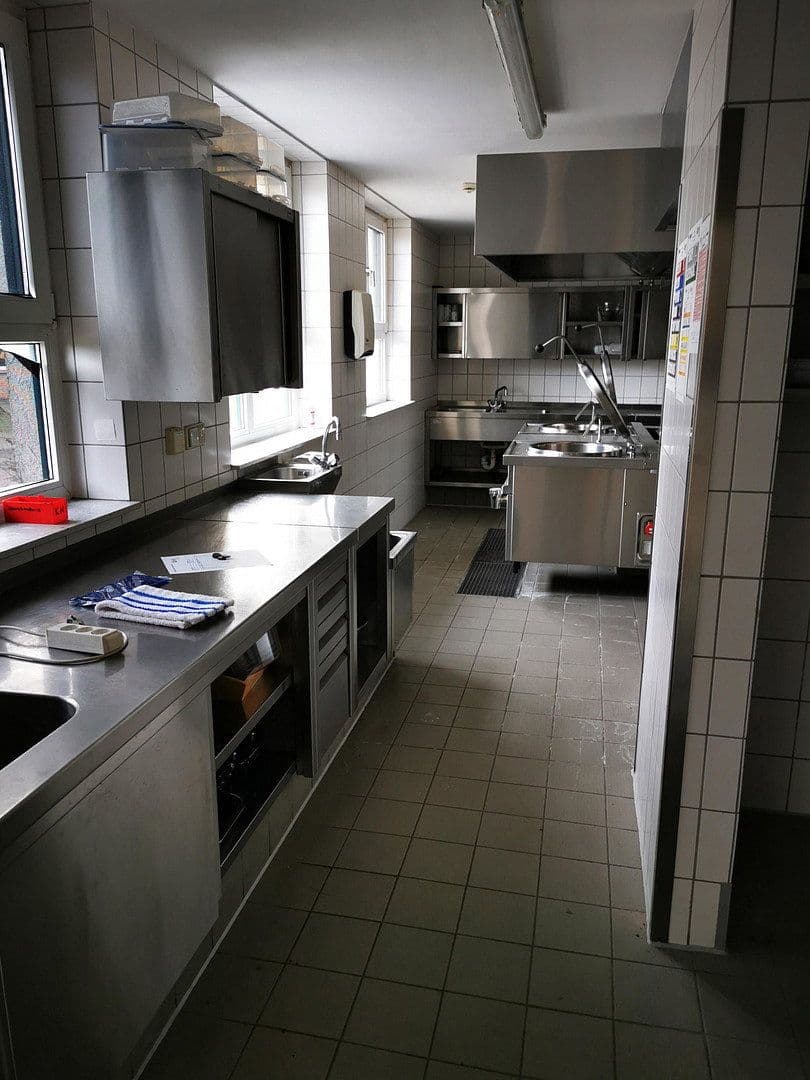 Prenájom domu 980 m², pozemek 8.487 m², Am Sandhop 2, Neustadt am Rübenberge, Dolné Sasko Prenájom domu 980 m², pozemek 8.487 m², Am Sandhop 2, Neustadt am Rübenberge, Dolné Sasko