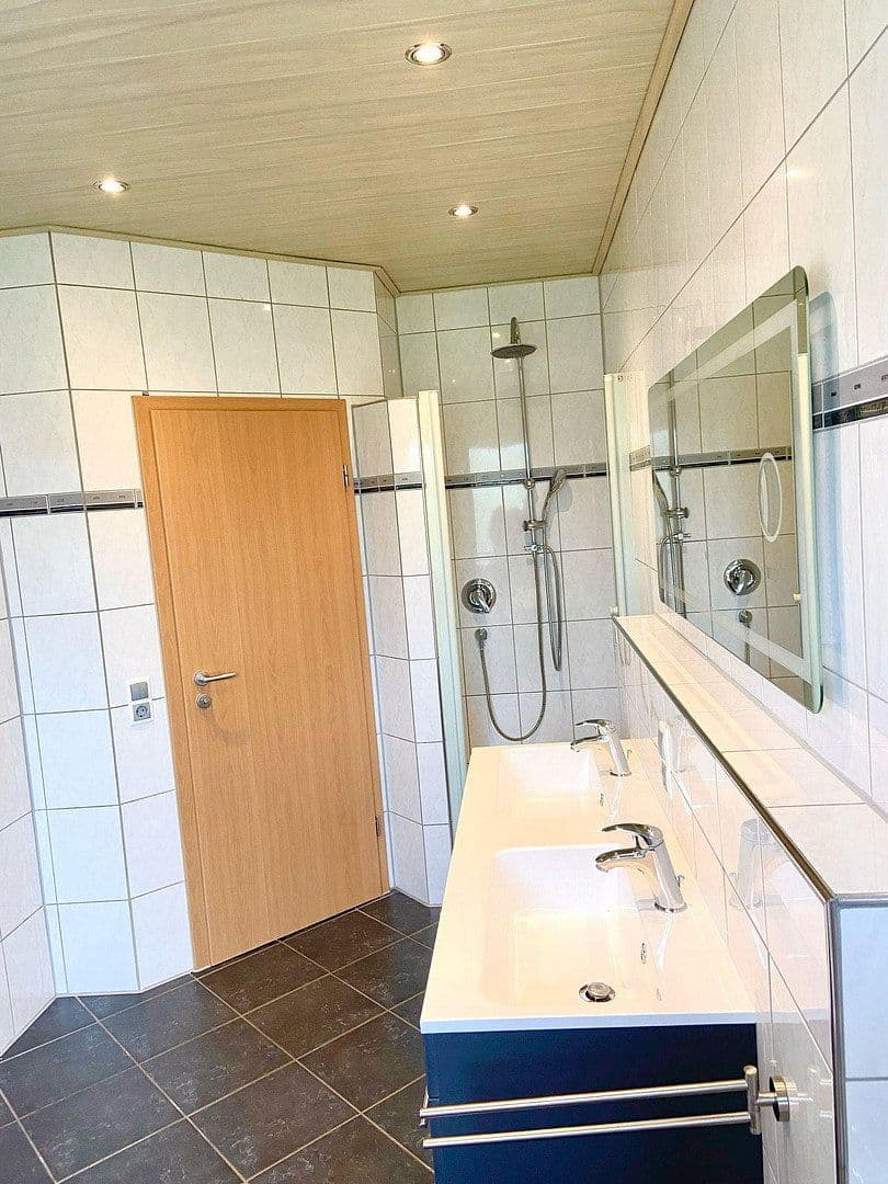 Prenájom bytu 4-izbový 120 m², Bad Steben, Bavorsko Prenájom bytu 4-izbový 120 m², Bad Steben, Bavorsko
