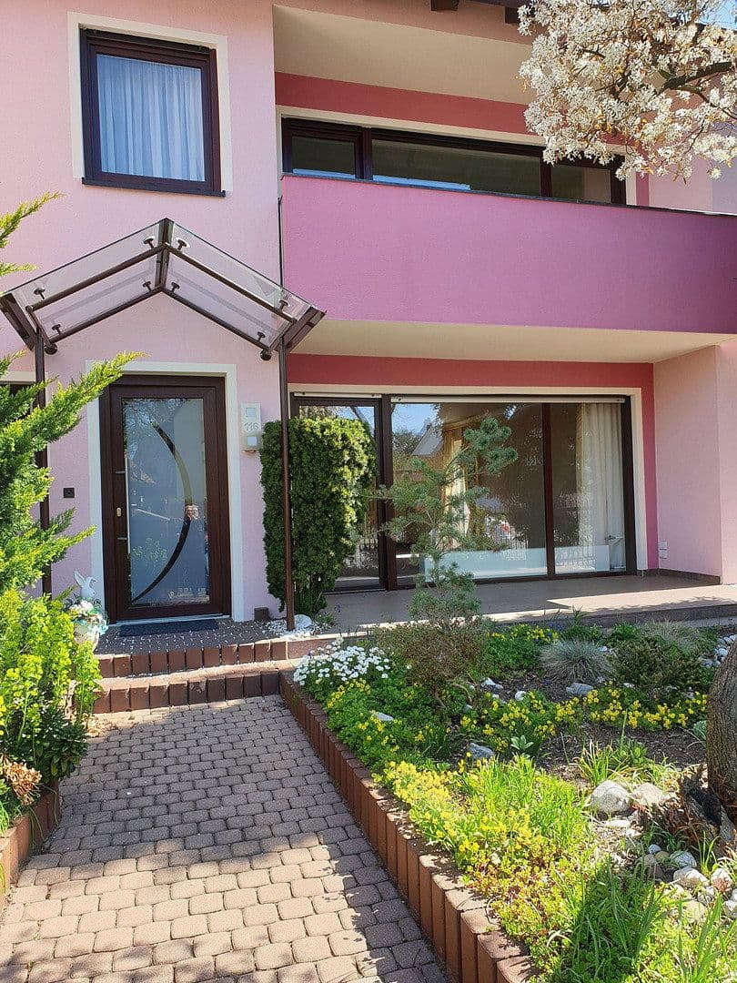 Predaj domu 140 m², pozemek 360 m², Nürnberg, Bavorsko Predaj domu 140 m², pozemek 360 m², Nürnberg, Bavorsko