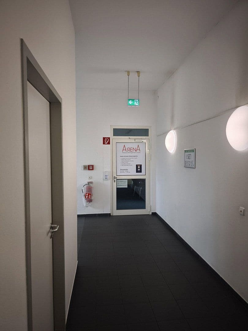 Prenájom kancelárie 166 m², Marienplatz 8, Stuttgart, Bádensko-Wurttembersko Prenájom kancelárie 166 m², Marienplatz 8, Stuttgart, Bádensko-Wurttembersko