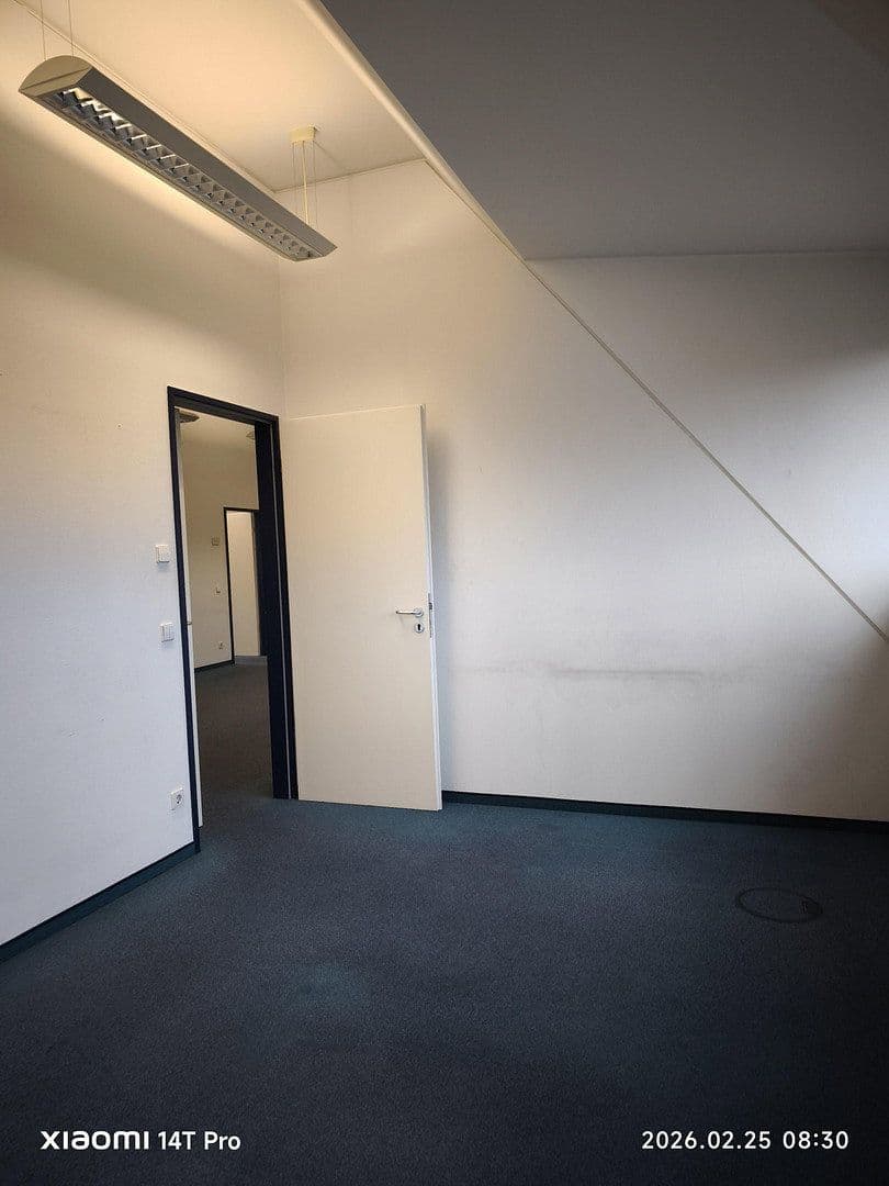 Prenájom kancelárie 166 m², Marienplatz 8, Stuttgart, Bádensko-Wurttembersko Prenájom kancelárie 166 m², Marienplatz 8, Stuttgart, Bádensko-Wurttembersko