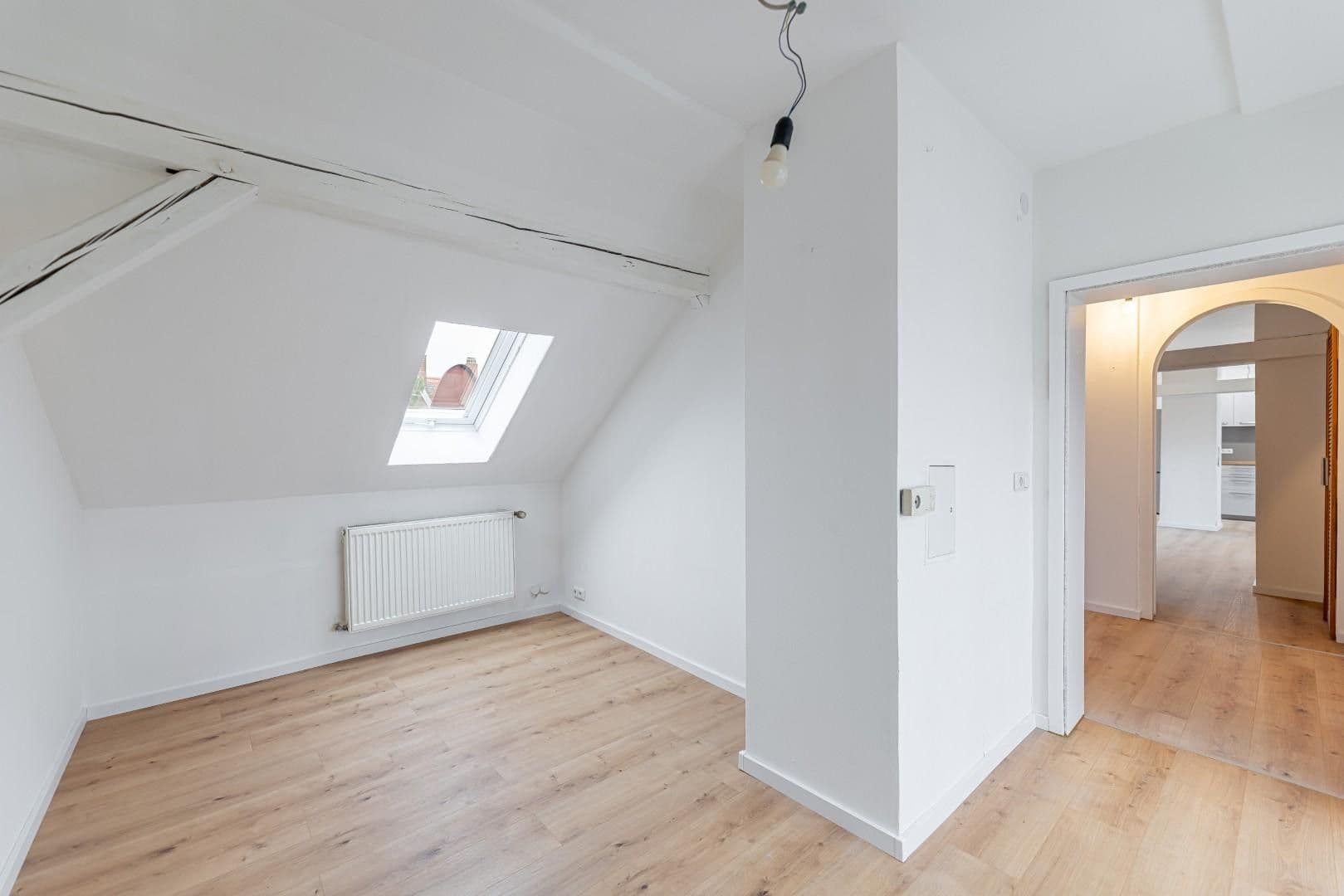 Prenájom bytu 3-izbový 80 m², Konradstr., Nürnberg, Bavorsko Prenájom bytu 3-izbový 80 m², Konradstr., Nürnberg, Bavorsko
